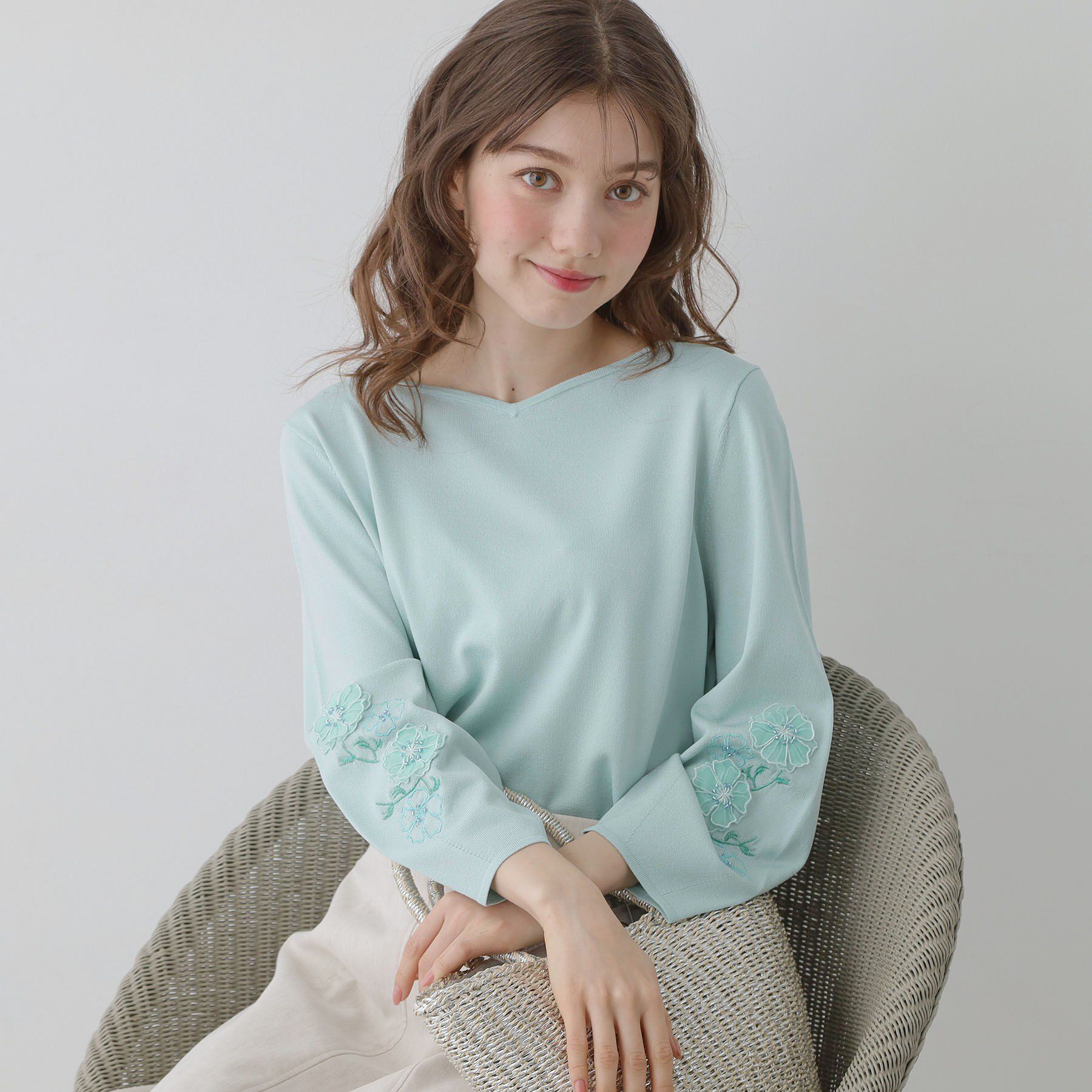 SunaUna「【SS～Lサイズ展開／フラワー刺繍】クラフトニット」|ニット・セーター|ライトグリーン(02