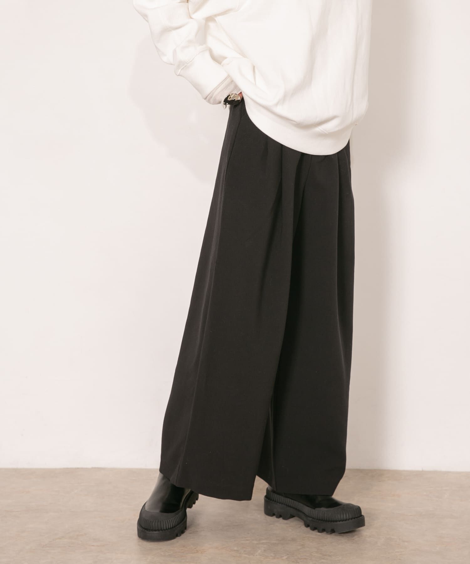  「ダブルタックワイドパンツ」|その他|