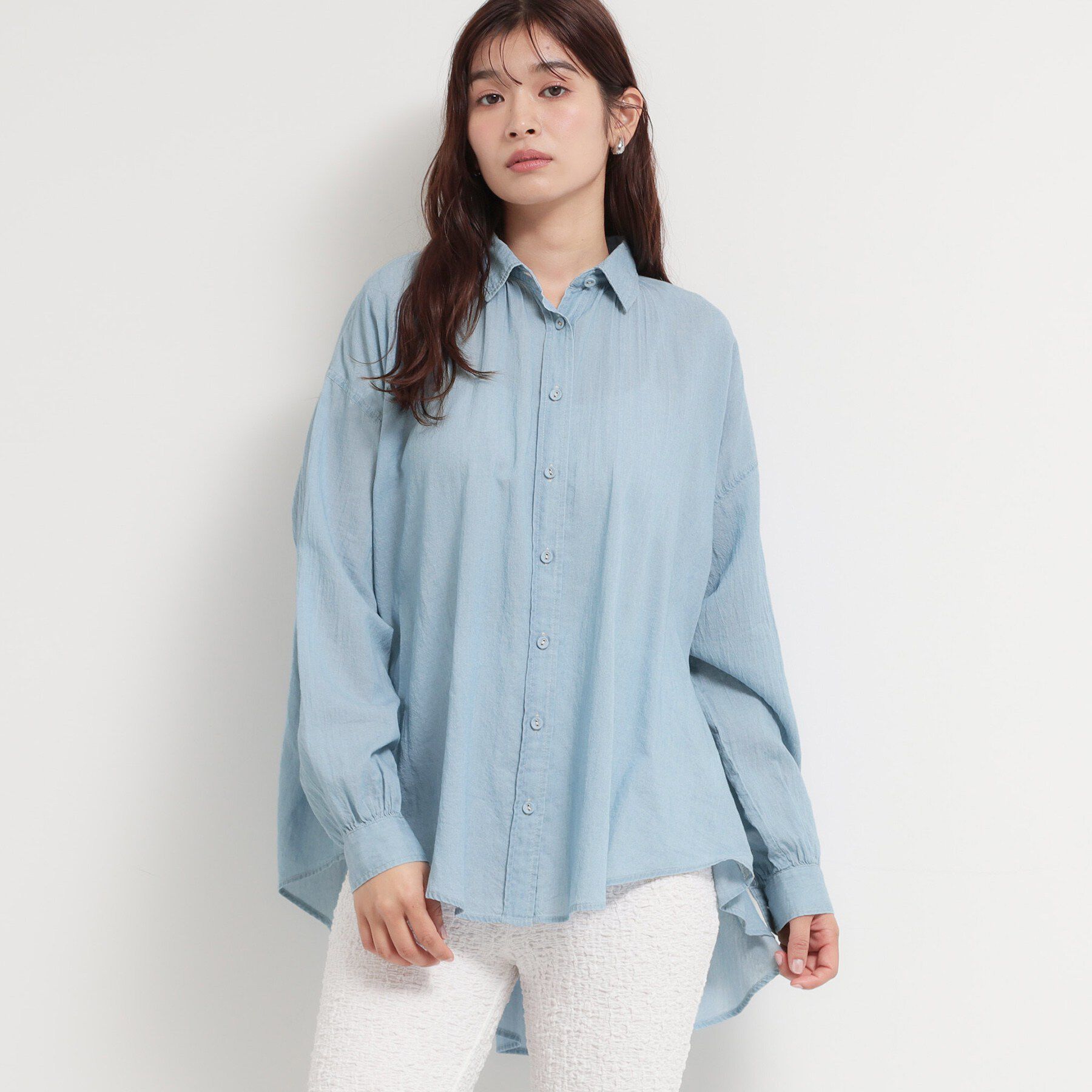 THE SHOP TK「軽やかでエアリー シアーデニムシャツ」|シャツ・ブラウス|サックスブルー(09