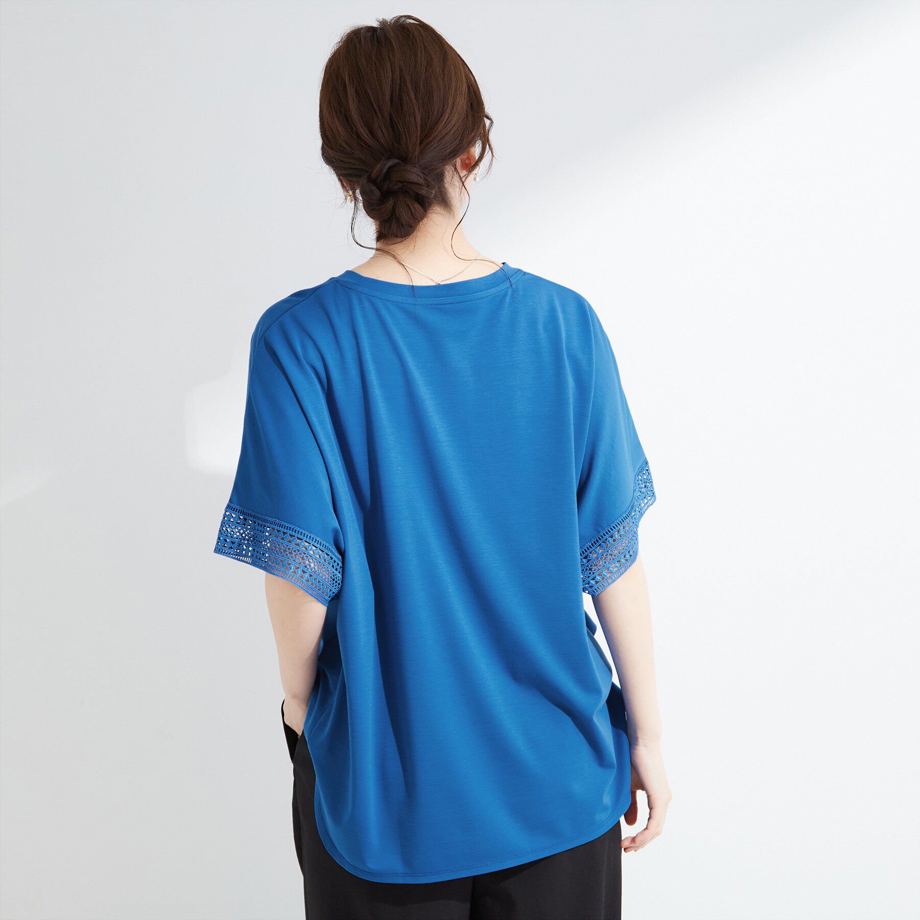 SHOO･LA･RUE「【ひんやり/UV/体型カバー】ヒップ周りが隠せる お袖レースTシャツ」|Tシャツ・カットソー|