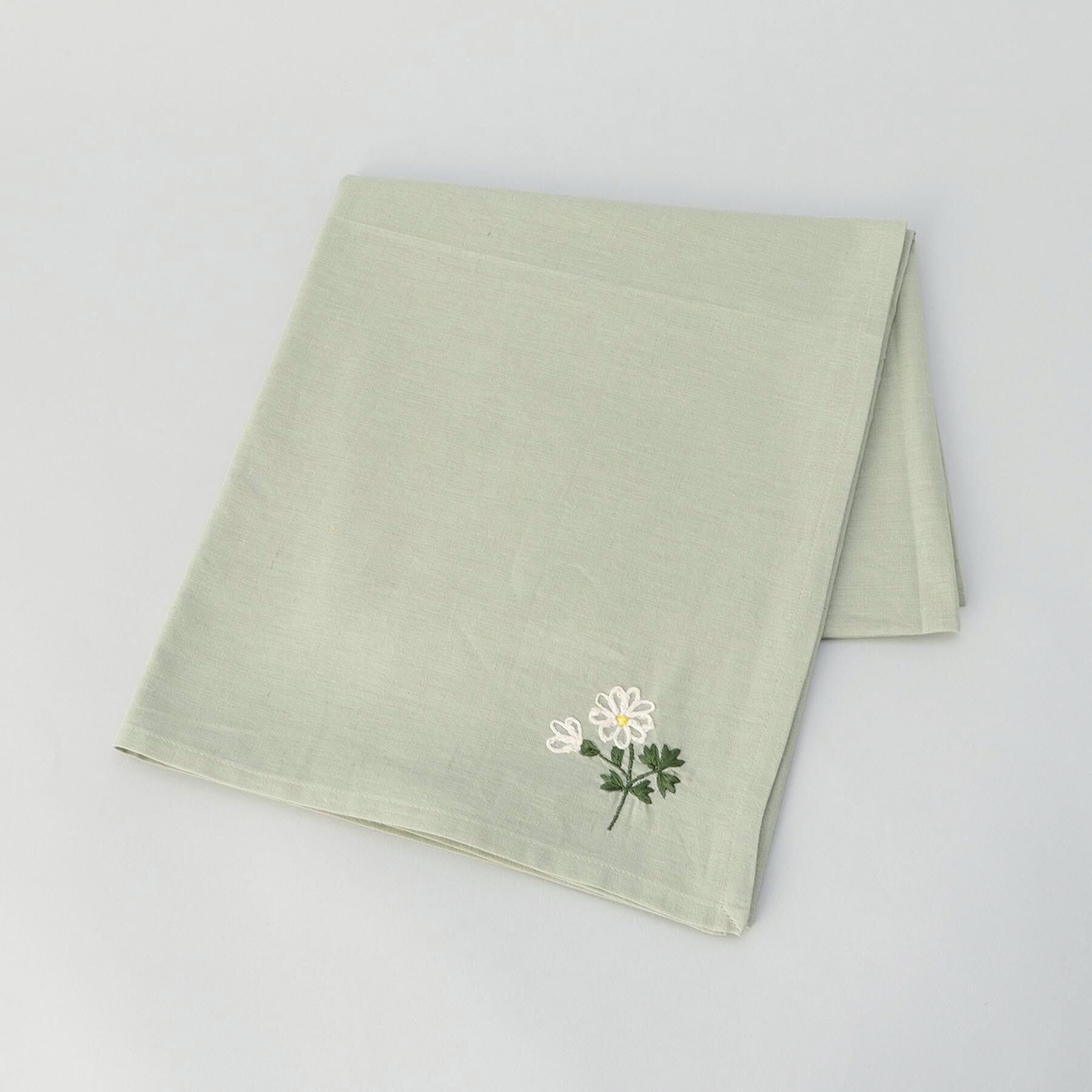 212 KITCHEN STORE「刺繍フラワー マーガレット マルチクロス 130x130cm GR ＜212Kオリジナル＞」|食器・キッチングッズ|
