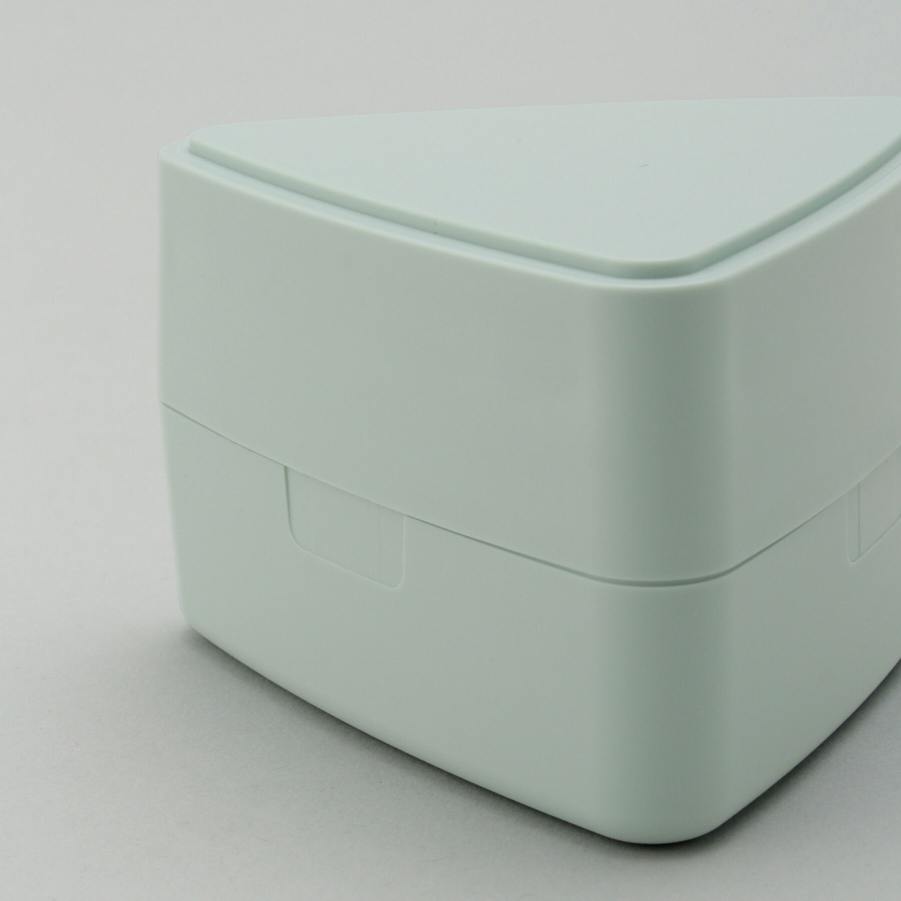 212 KITCHEN STORE「triangle おにぎりケース SXBL ＜GEL-COOL  ジェルクール＞」|食器・キッチングッズ|
