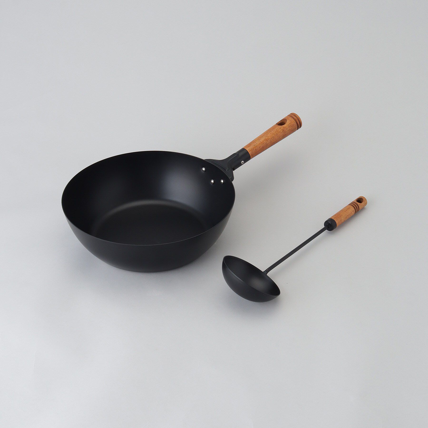 212 KITCHEN STORE「バーニスタ 鉄製いため鍋28cm お玉付」|食器・キッチングッズ|