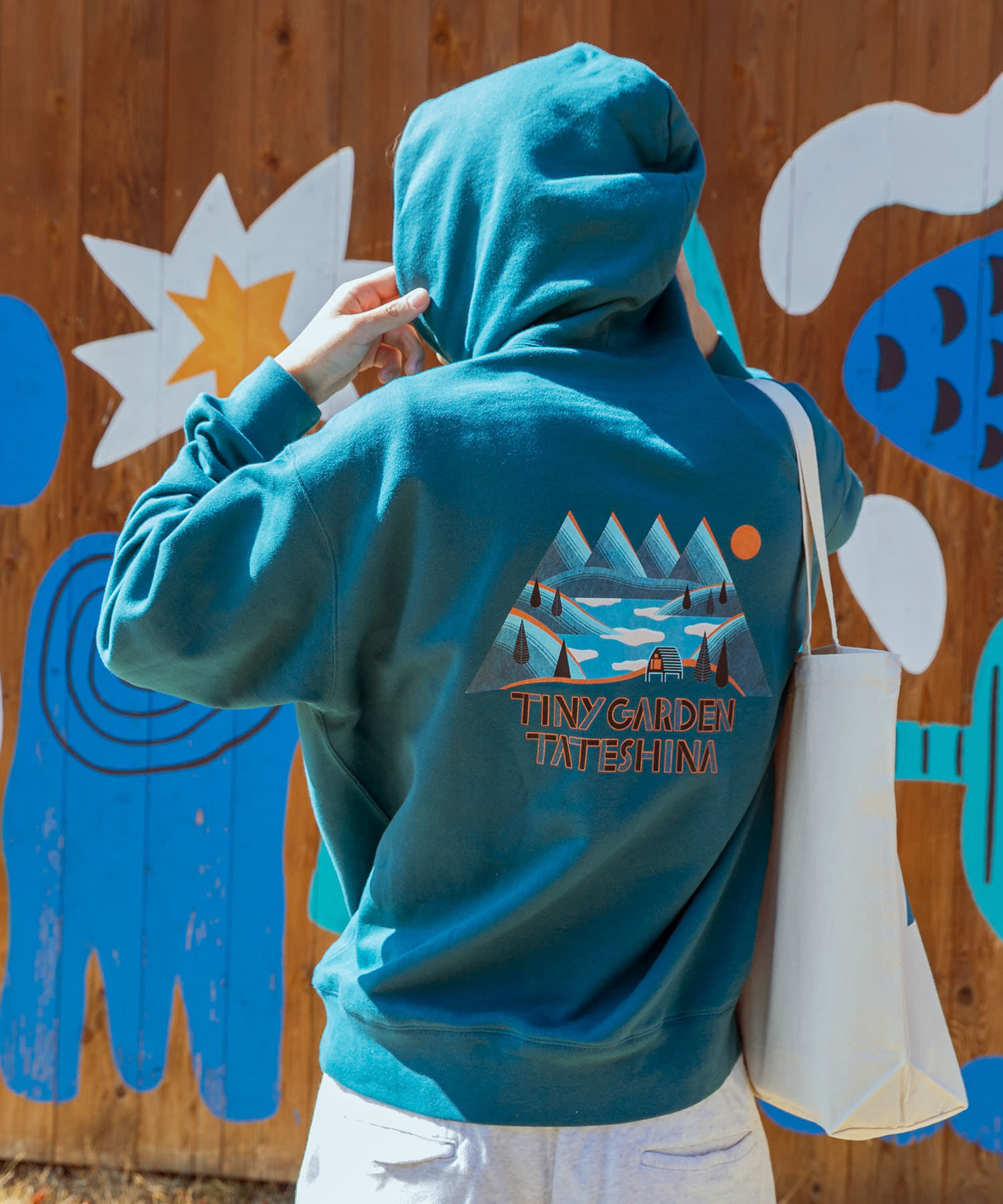 URBAN RESEARCH DOORS「TGT ロゴプリント フーディ」|パーカー|