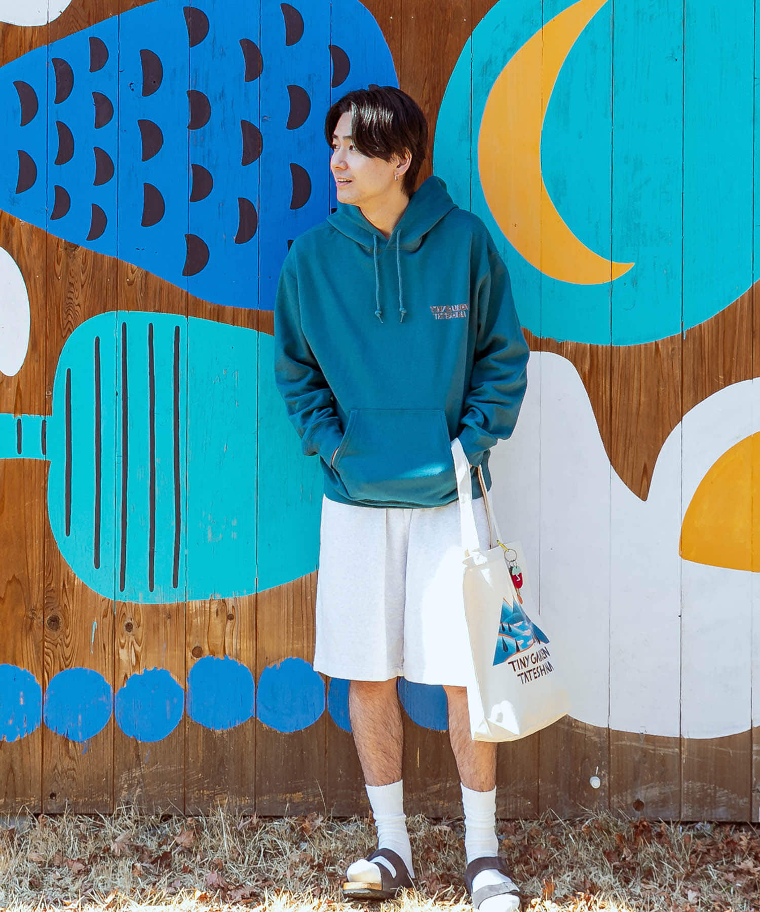 URBAN RESEARCH DOORS「TGT ロゴプリント フーディ」|パーカー|