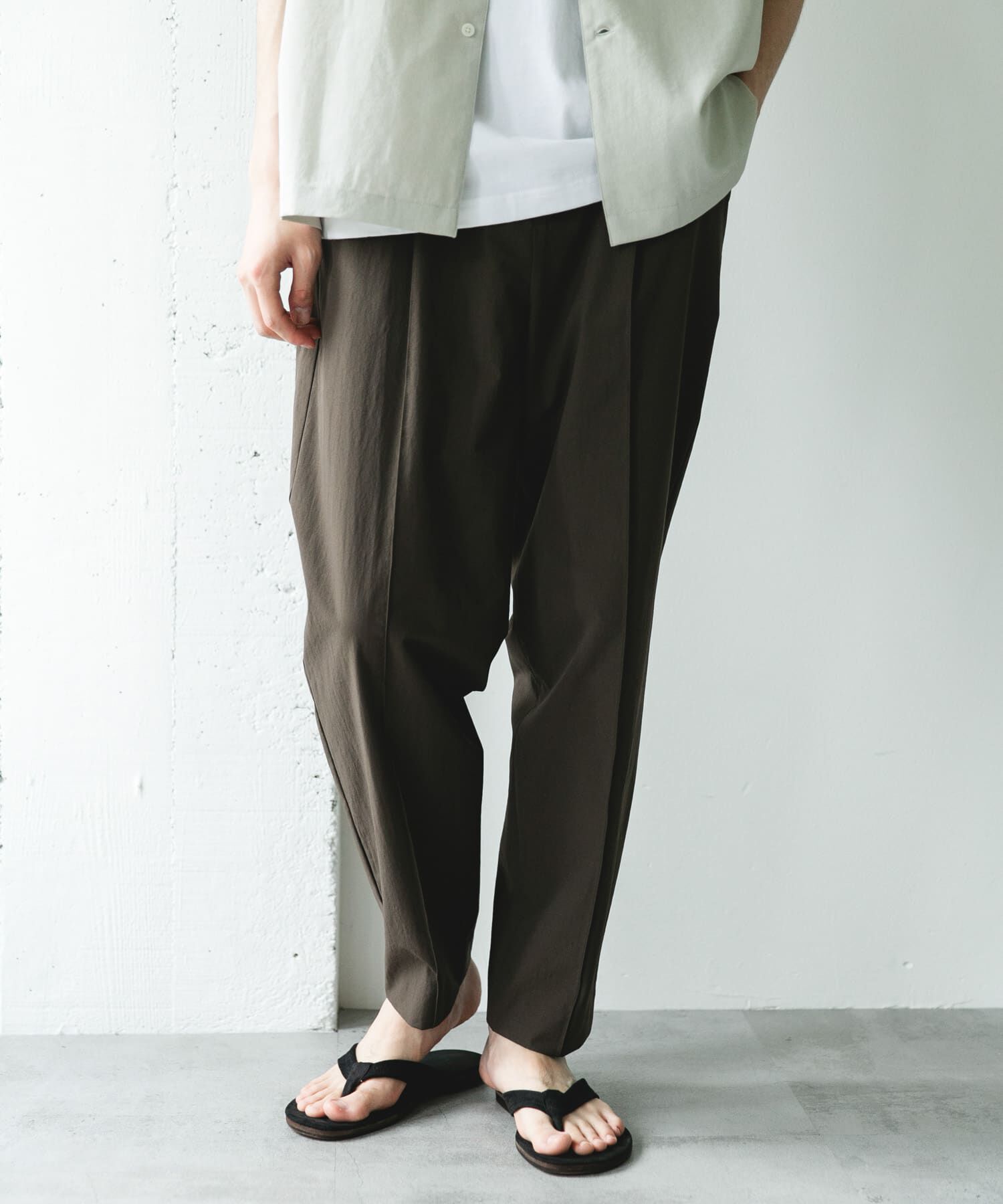 URBAN RESEARCH DOORS「ステッチクリース テーパードトラウザー」|その他|