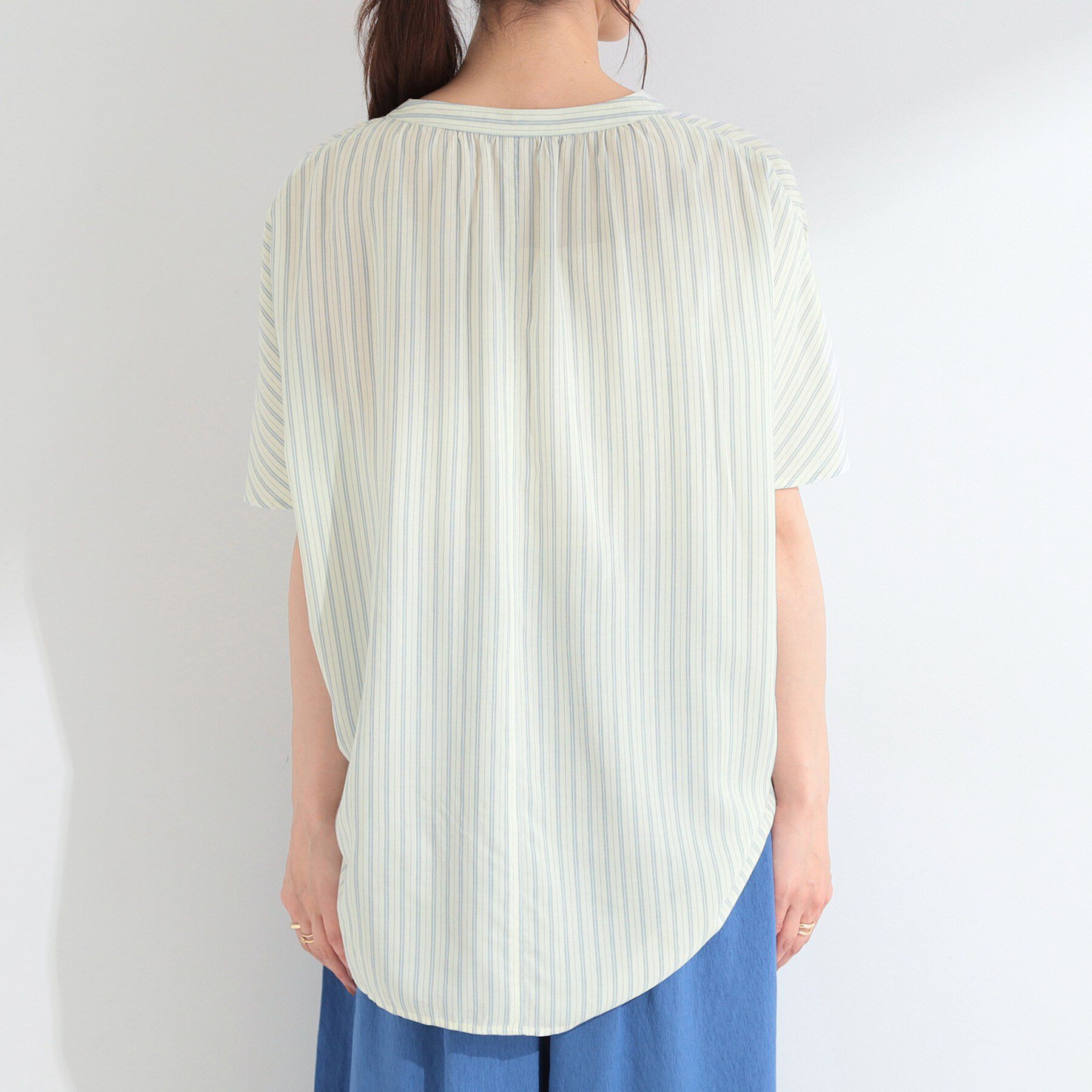 SHOO･LA･RUE「【洗濯機可/体型カバー】とろみタックスキッパーブラウス」|シャツ・ブラウス|