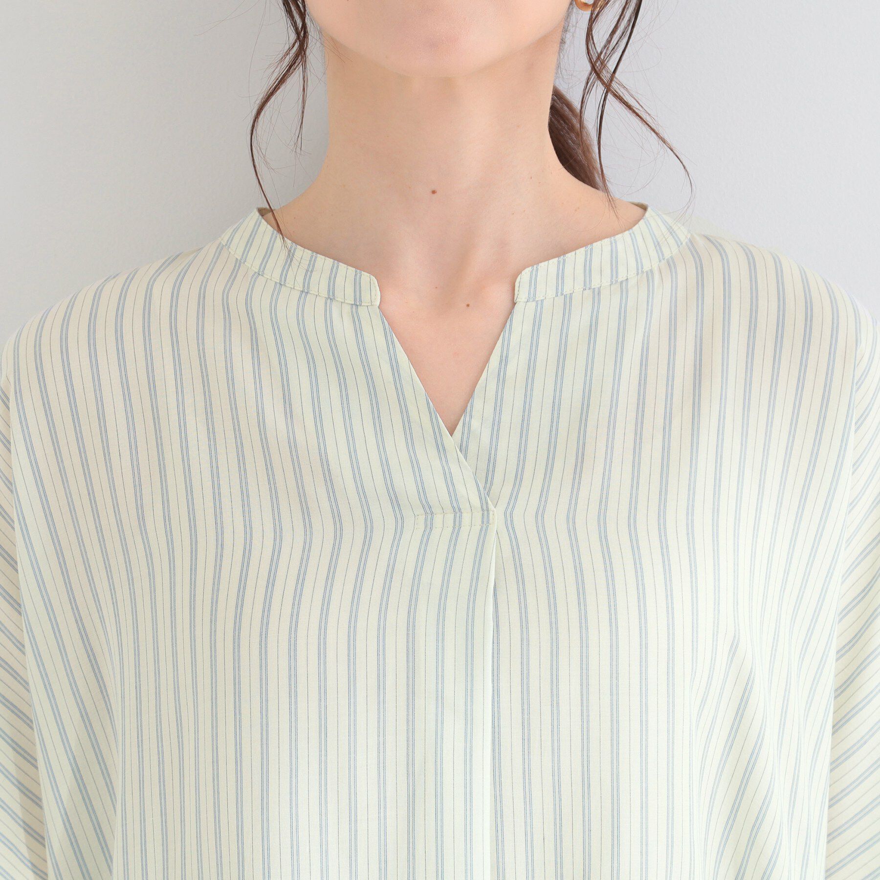 SHOO･LA･RUE「【洗濯機可/体型カバー】とろみタックスキッパーブラウス」|シャツ・ブラウス|