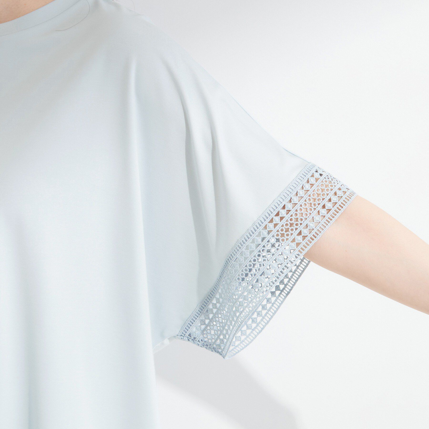 SHOO･LA･RUE「【ひんやり/UV/体型カバー】ヒップ周りが隠せる お袖レースTシャツ」|Tシャツ・カットソー|
