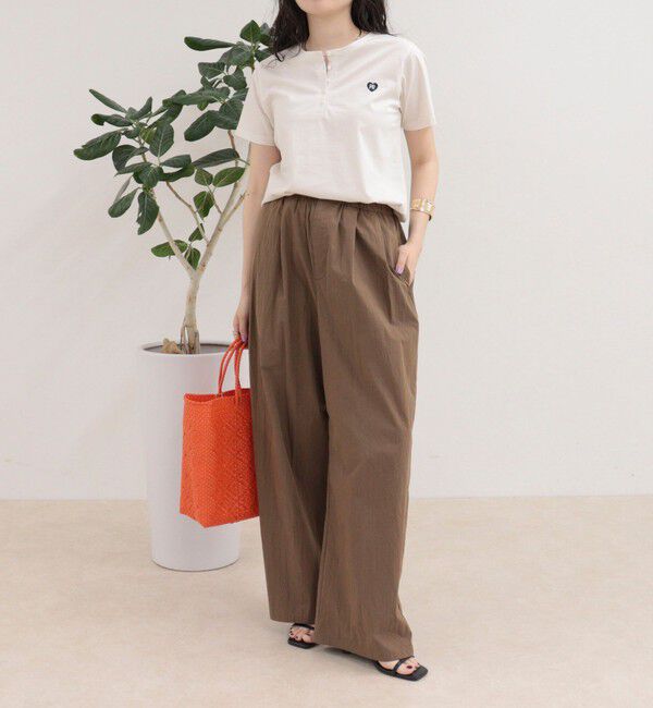 fredy emue「【昨年大人気！待望の再登場】ハートFR刺しゅうヘンリーネックTシャツ」|Tシャツ・カットソー|