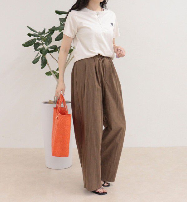 fredy emue「【昨年大人気！待望の再登場】ハートFR刺しゅうヘンリーネックTシャツ」|Tシャツ・カットソー|