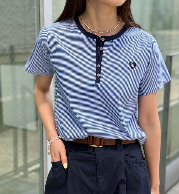 fredy emue「【昨年大人気！待望の再登場】ハートFR刺しゅうヘンリーネックTシャツ」|Tシャツ・カットソー|ブルー系その他