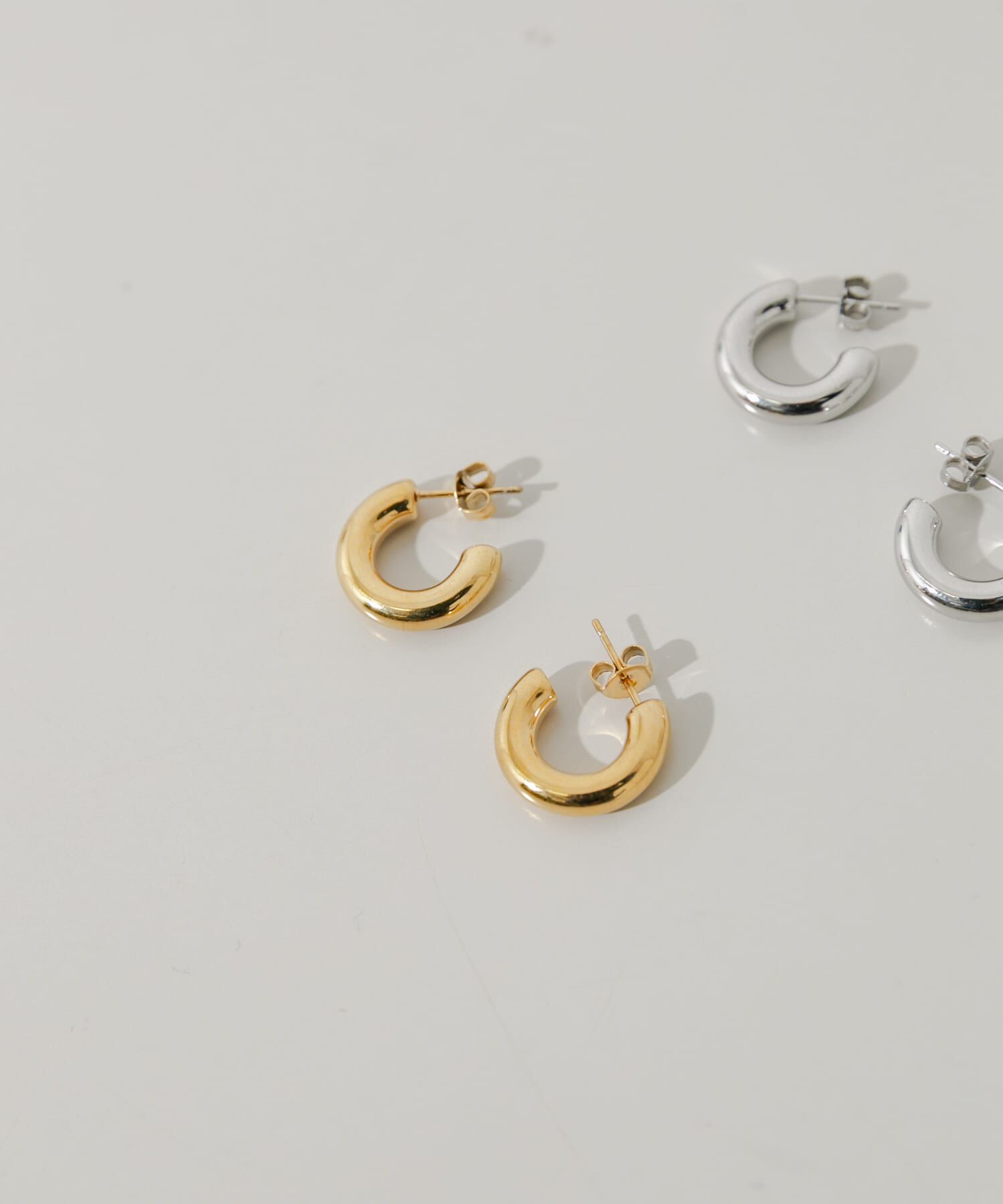 SMELLY「ステンレスフープピアス」|ピアス|ゴールド