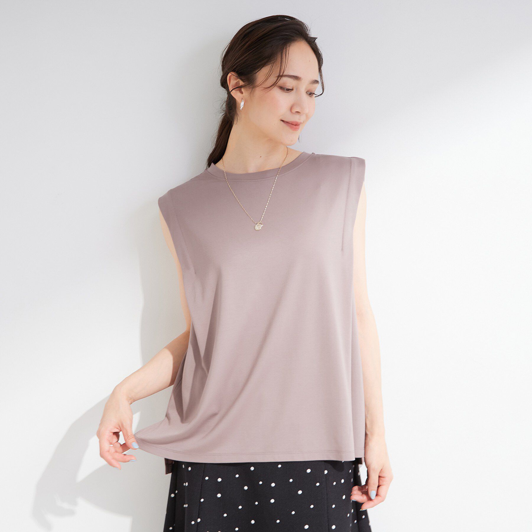 SHOO･LA･RUE「【UVカット/接触冷感】上品に涼し気 とろみタックノースリーブトップス」|Tシャツ・カットソー|