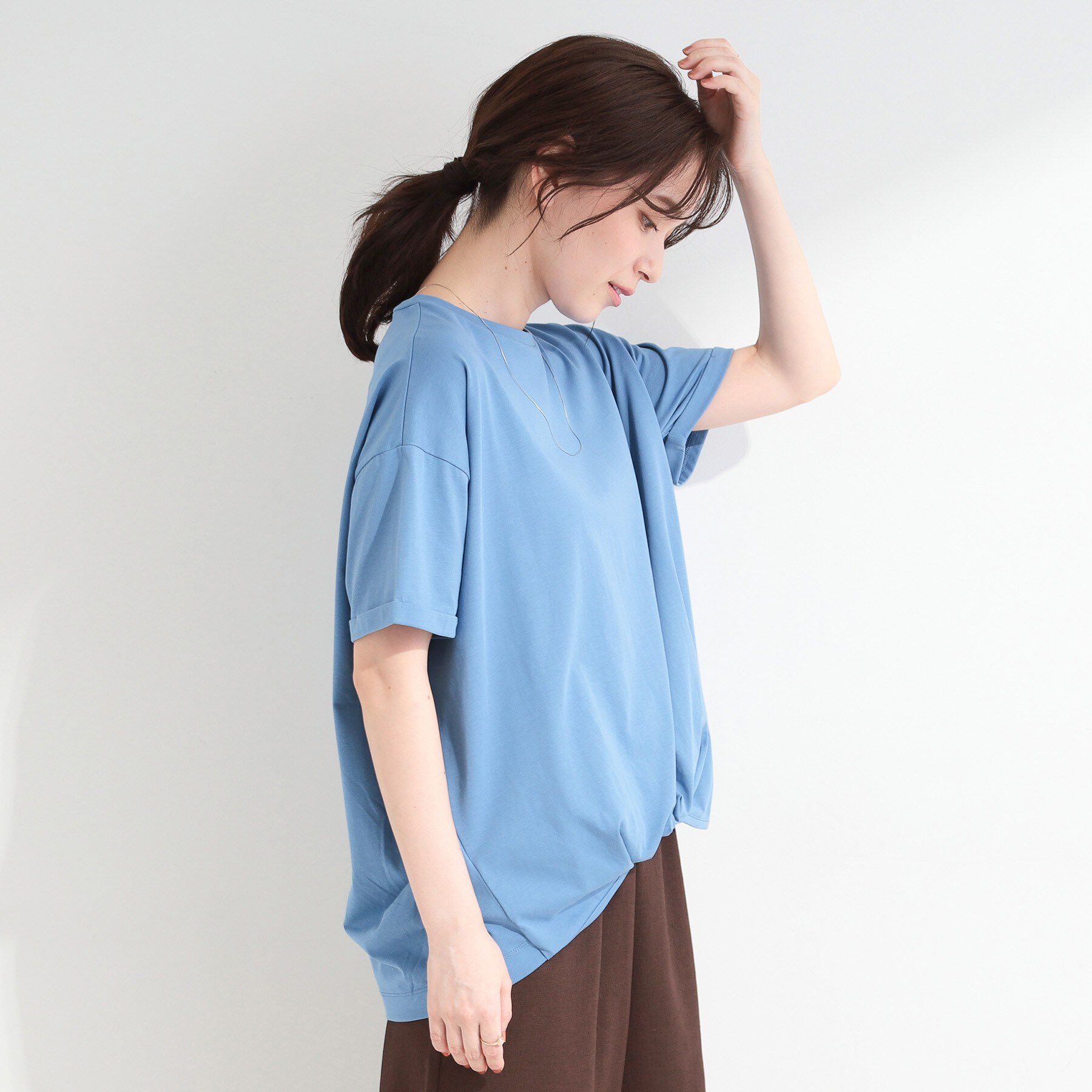 SHOO･LA･RUE「【ひんやり/体型カバー/S-LL】インせず決まる フロントタックデザインTシャツ」|Tシャツ・カットソー|