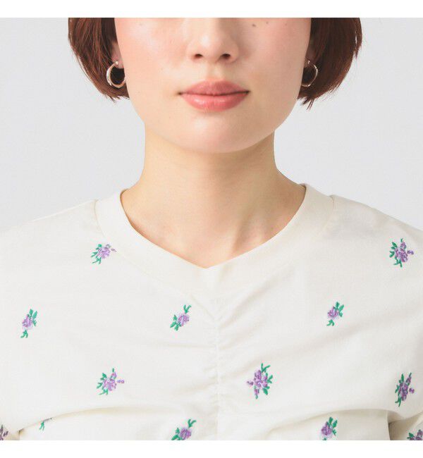 Ray BEAMS 「フラワー 刺繍 シャーリング Tシャツ / 26SS 花柄 洗える コンパクトTシャツ」|Tシャツ・カットソー|