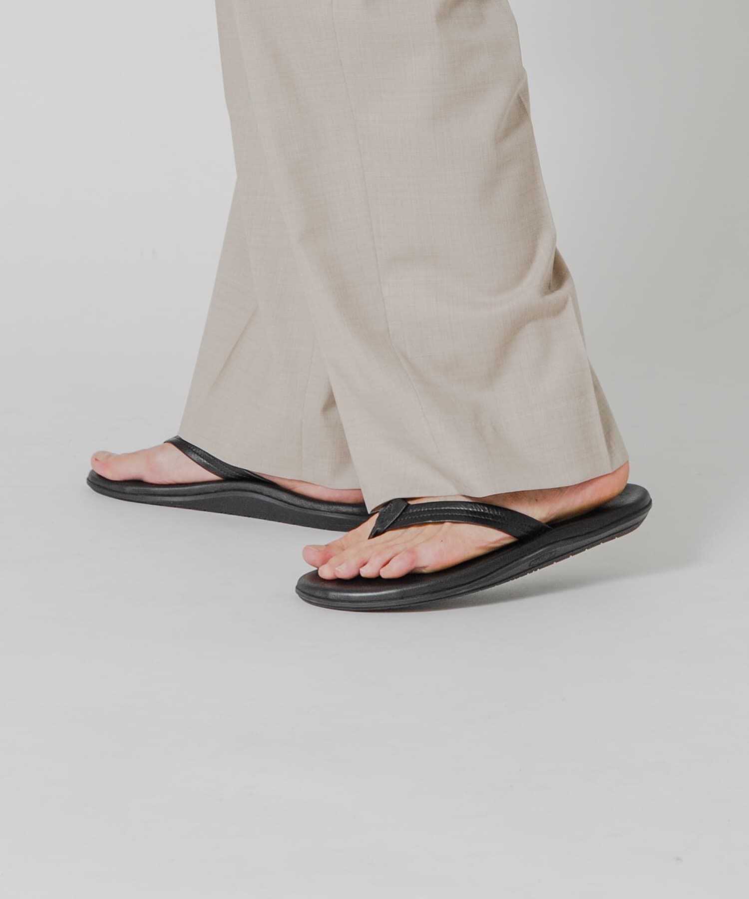URBAN RESEARCH「『別注』ISLAND SLIPPER&times;URBAN RESEARCH　ナローストラップサンダル」|サンダル|