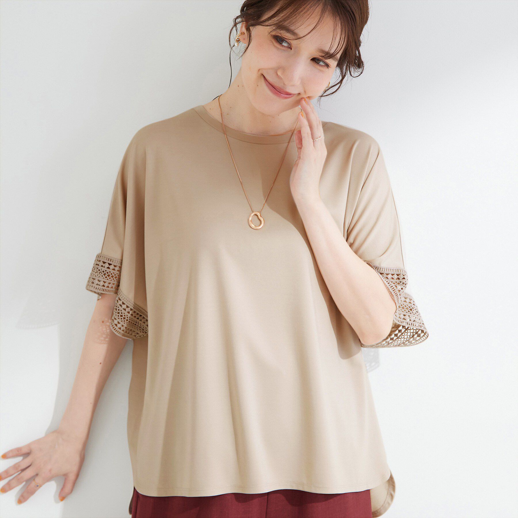 SHOO･LA･RUE「【ひんやり/UV/体型カバー】ヒップ周りが隠せる お袖レースTシャツ」|Tシャツ・カットソー|ベージュ(057)