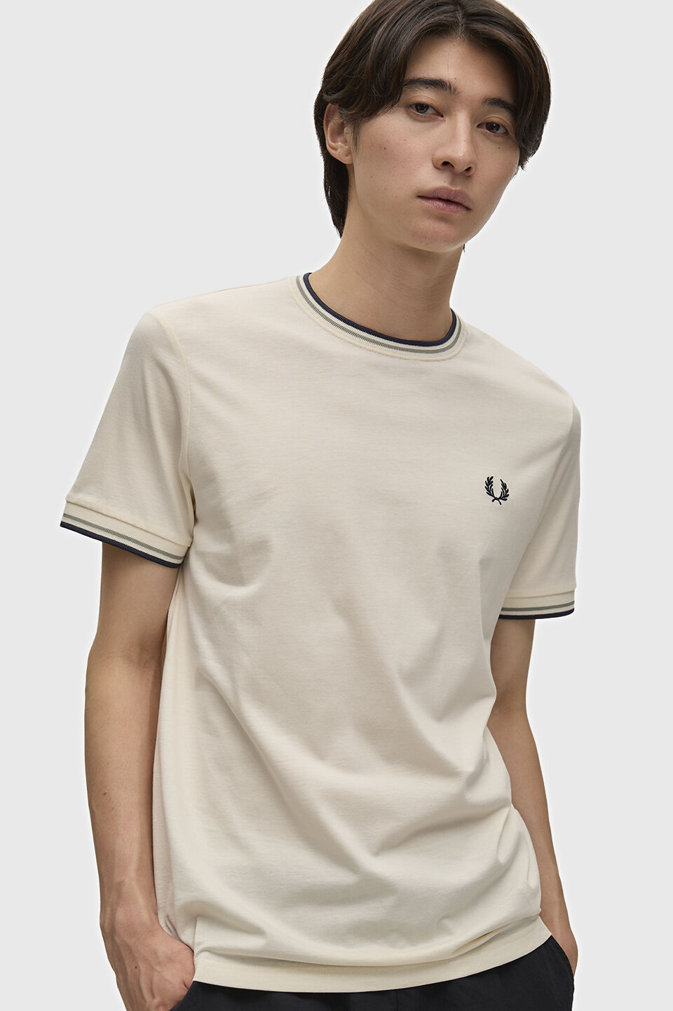 FRED PERRY 「FRED PERRY／Twin Tipped T-Shirt／ティップラインTシャツ M1588V」|Tシャツ・カットソー|ECRU/SEAGRASS