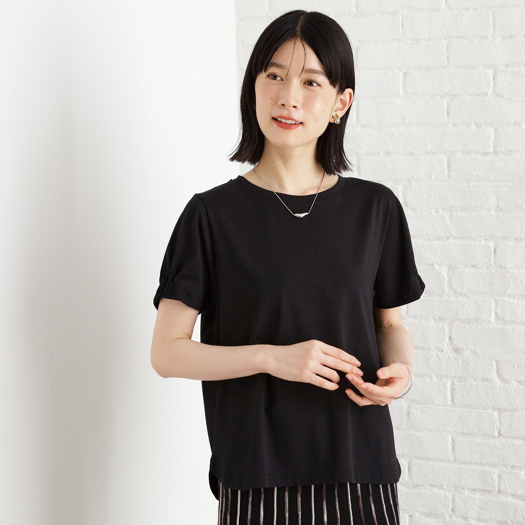 THE SHOP TK「袖タックTシャツ【接触冷感/毛玉になりにくい/UV】」|Tシャツ・カットソー|ブラック(019)