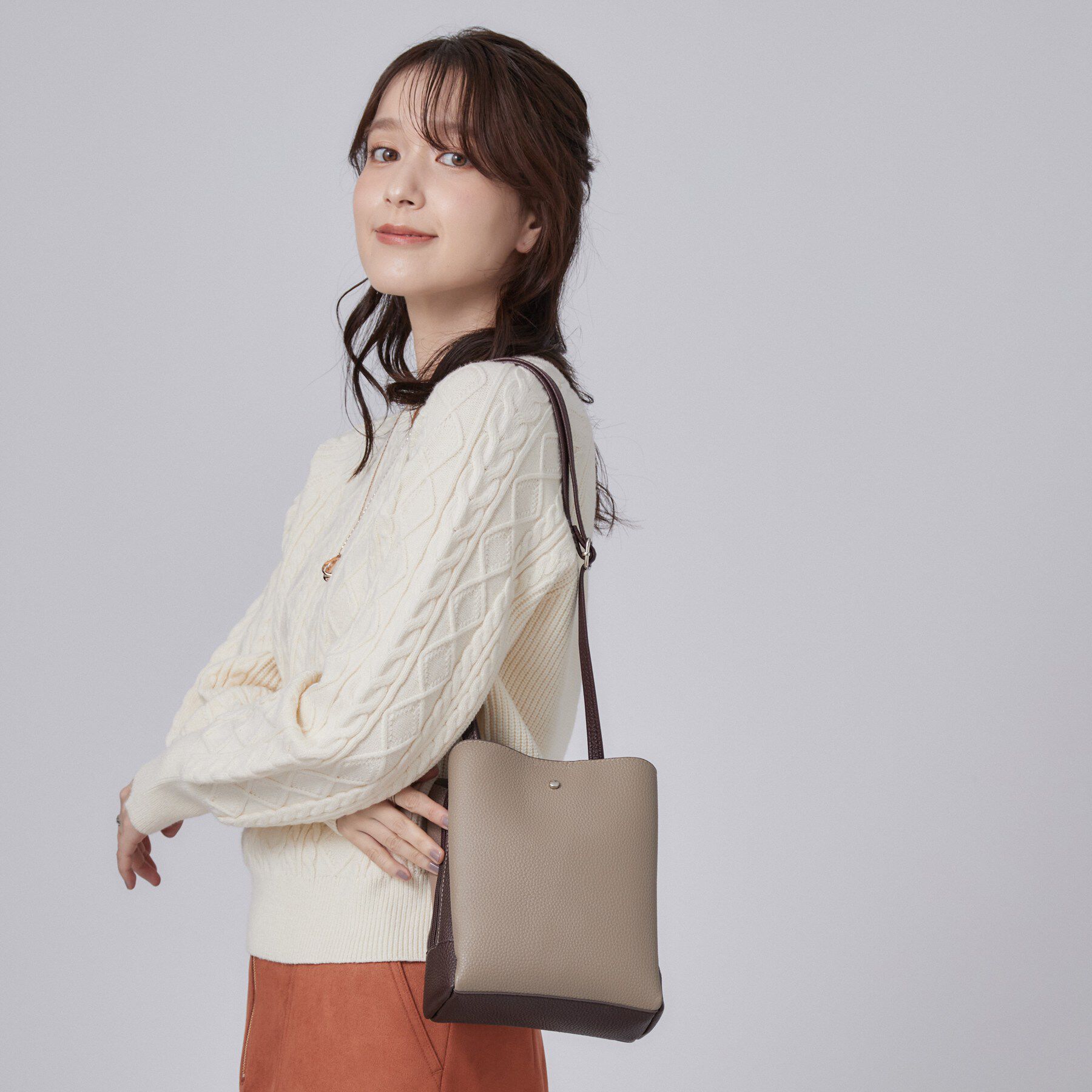 SHOO･LA･RUE「【軽量】ふわっと軽い3層ショルダーバッグ」|ショルダー・メッセンジャー|ベージュ(552)