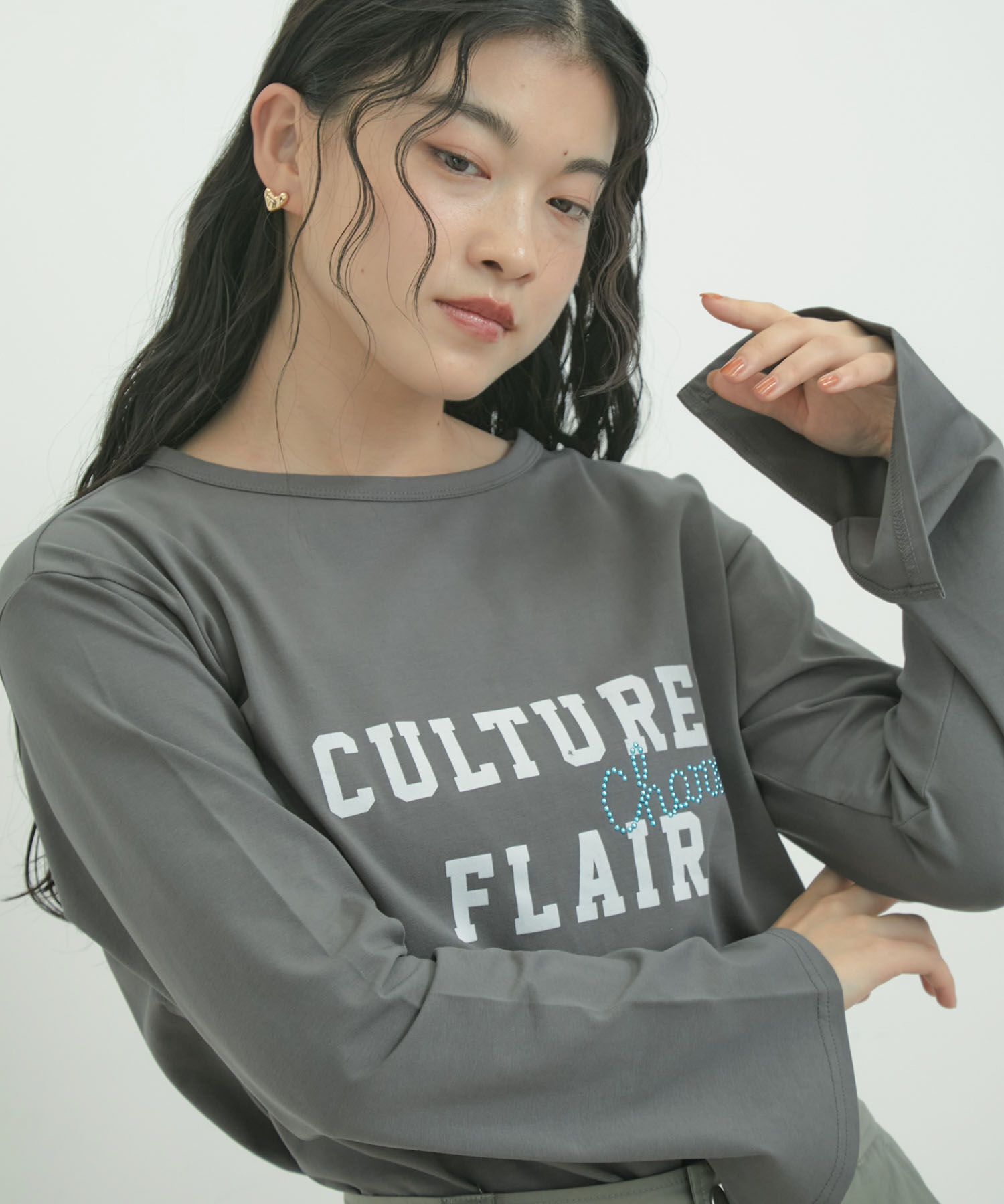 VIS「スタッズ&times;ロゴデザインロングTシャツ」|Tシャツ・カットソー|
