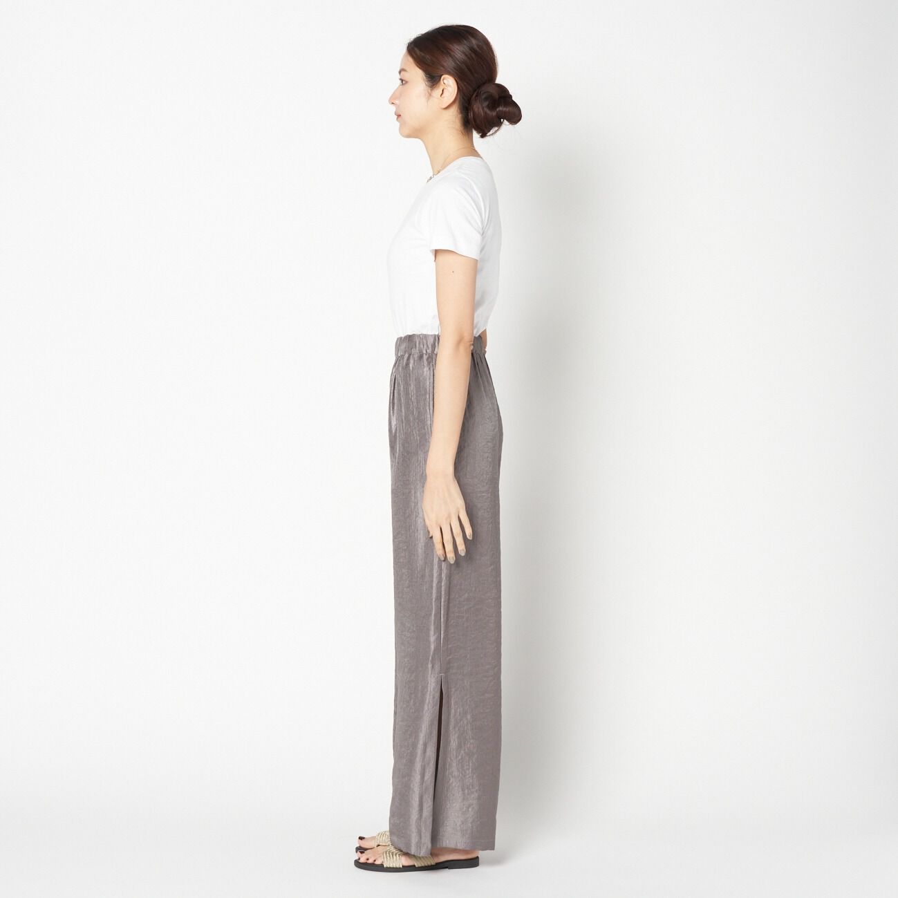 HELIOPOLE「HELIOPOLE SATIN SLIT EASY PANTS」|チノ|