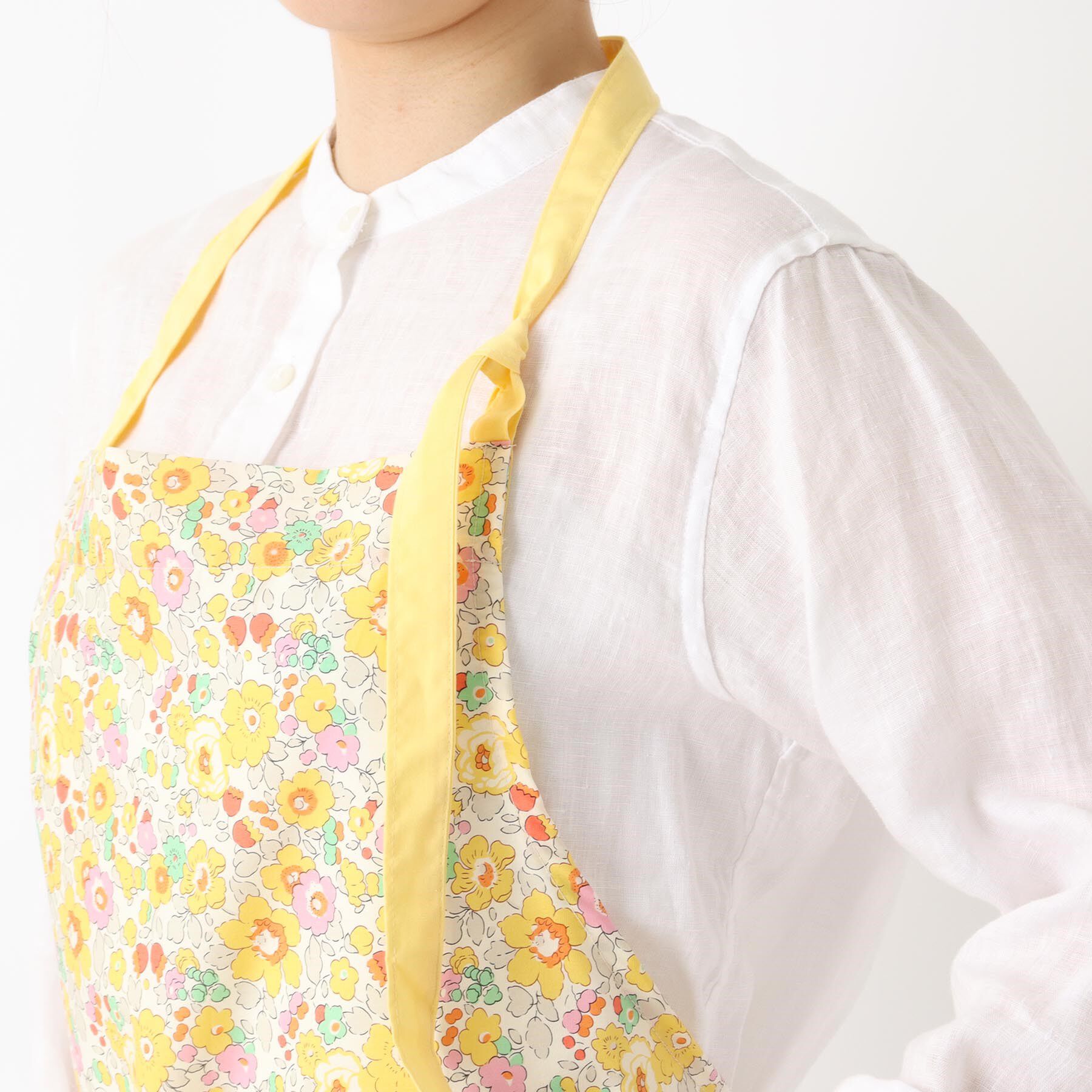 212 KITCHEN STORE「エプロン ベッツィ YE ＜フローレットロンドン＞」|食器・キッチングッズ|