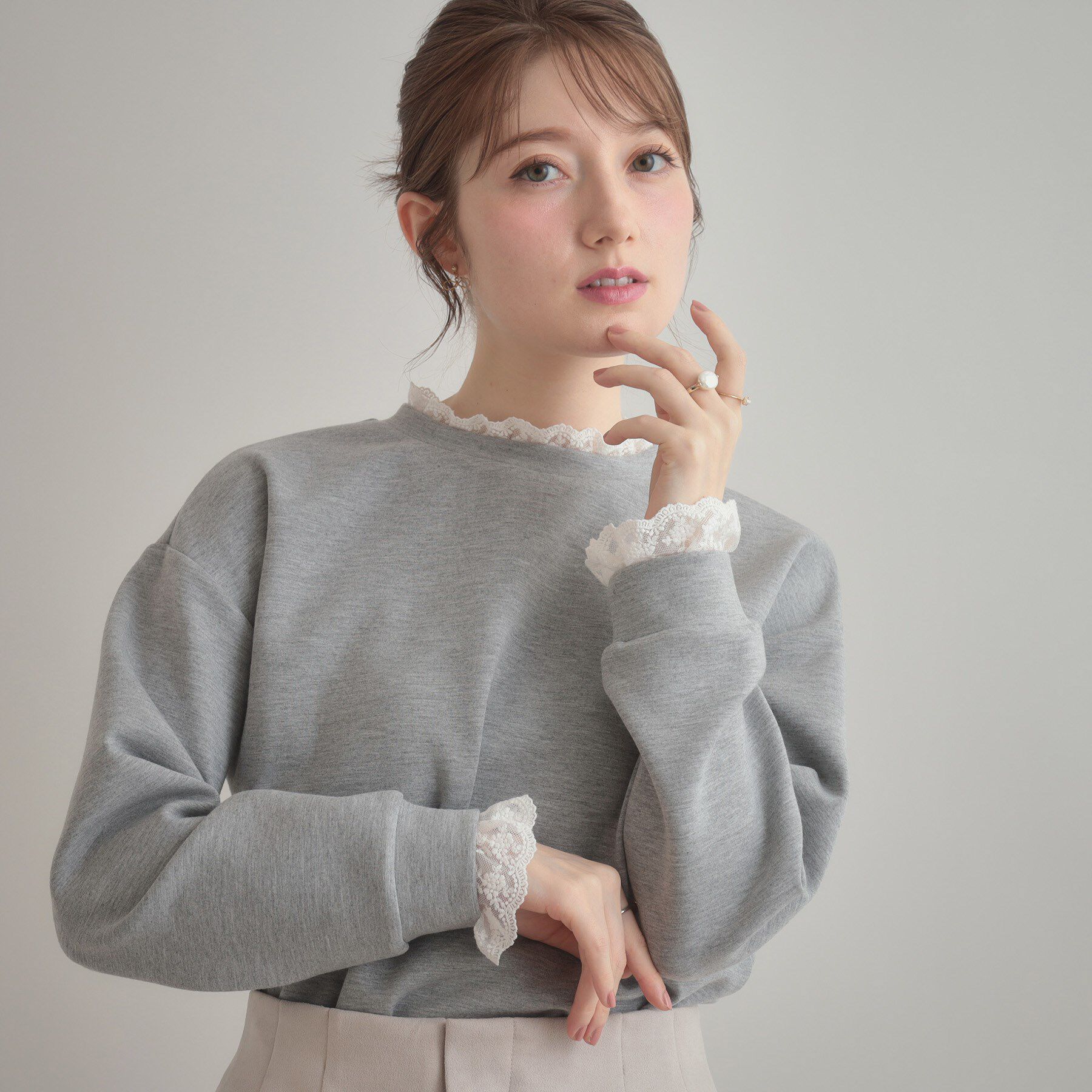 Couture broach「【大人可愛い・きれいめ】フリルデザインダンボールプルオーバー」|Tシャツ・カットソー|