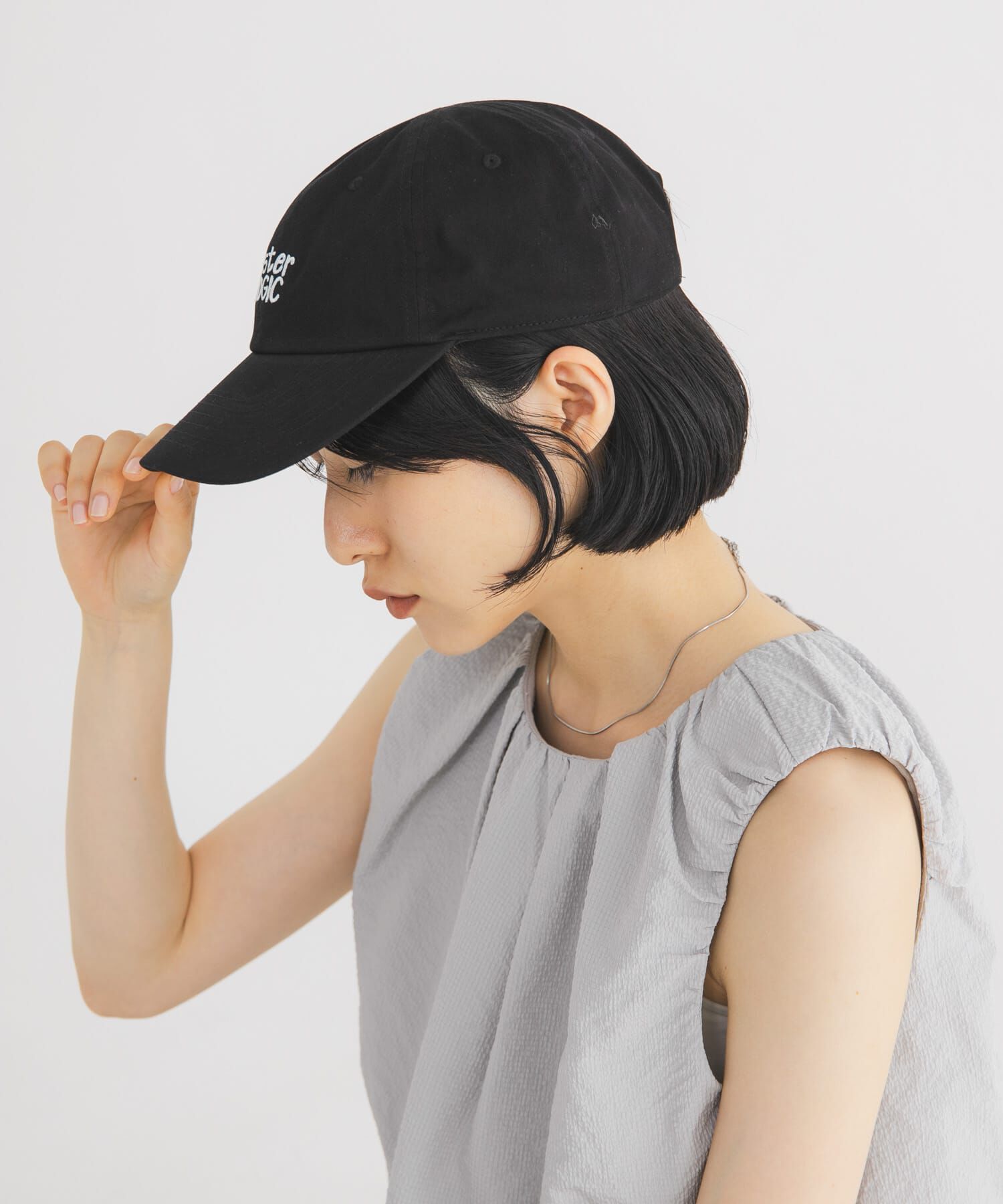  「ハンドドローライクエンブロイダリーCAP」|キャップ・キャスケット|