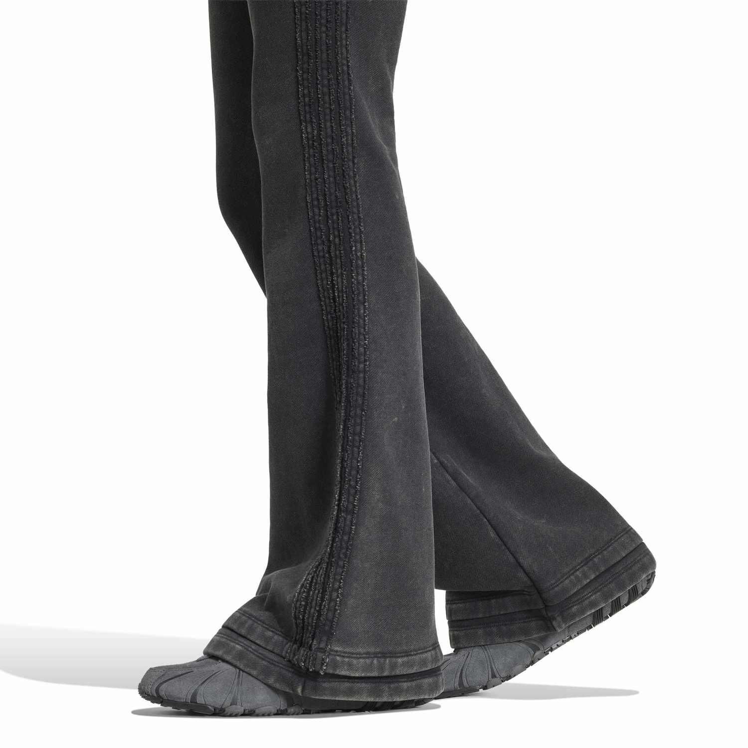 adidas「【ADIDAS ｳｪｱ】W SST BOOTCUT PANT」|チノ|