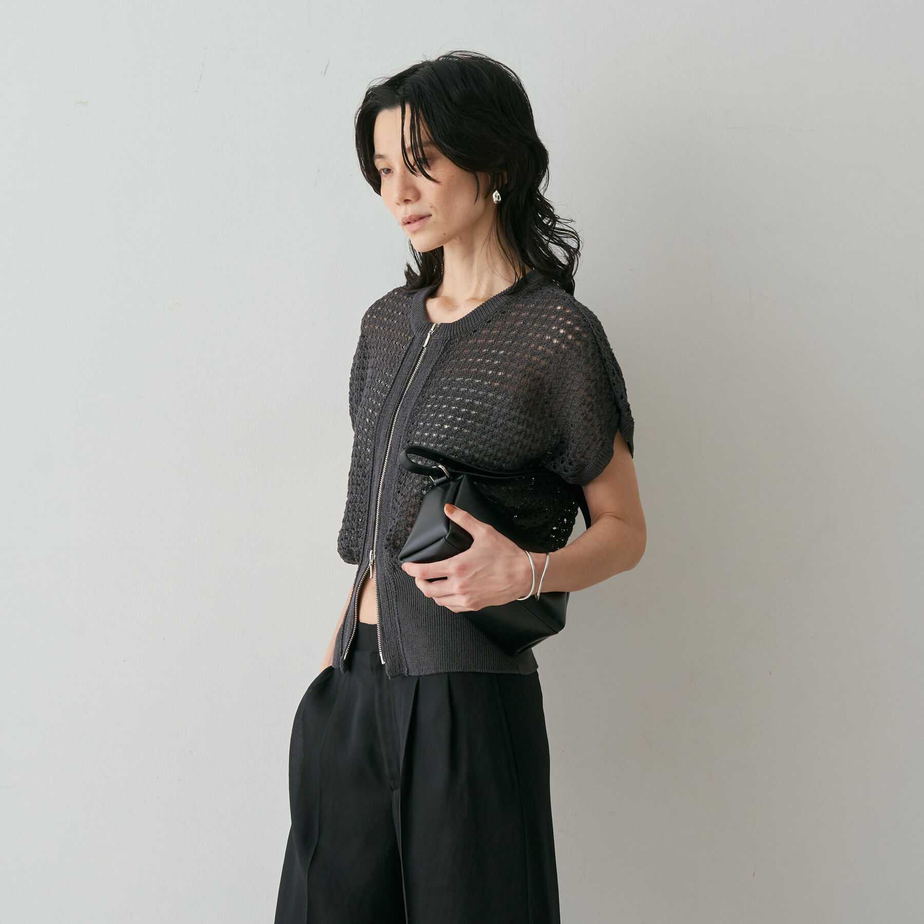 qualite「【一枚でサマになる】ZIP UP透かしニット」|ニット・セーター|