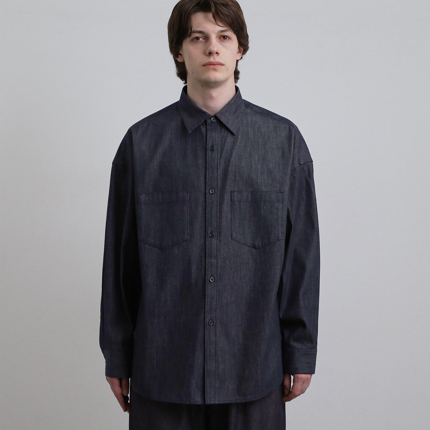 tk.TAKEO KIKUCHI「【色褪せしにくいデニム】Comfy Fadeless Denim Seriesデニムシャツ」|シャツ・ブラウス|