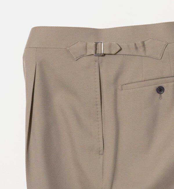 UNITED ARROWS「カバートクロス ツイル サイドアジャスター 1プリーツ テーパード スラックス」|チノ|