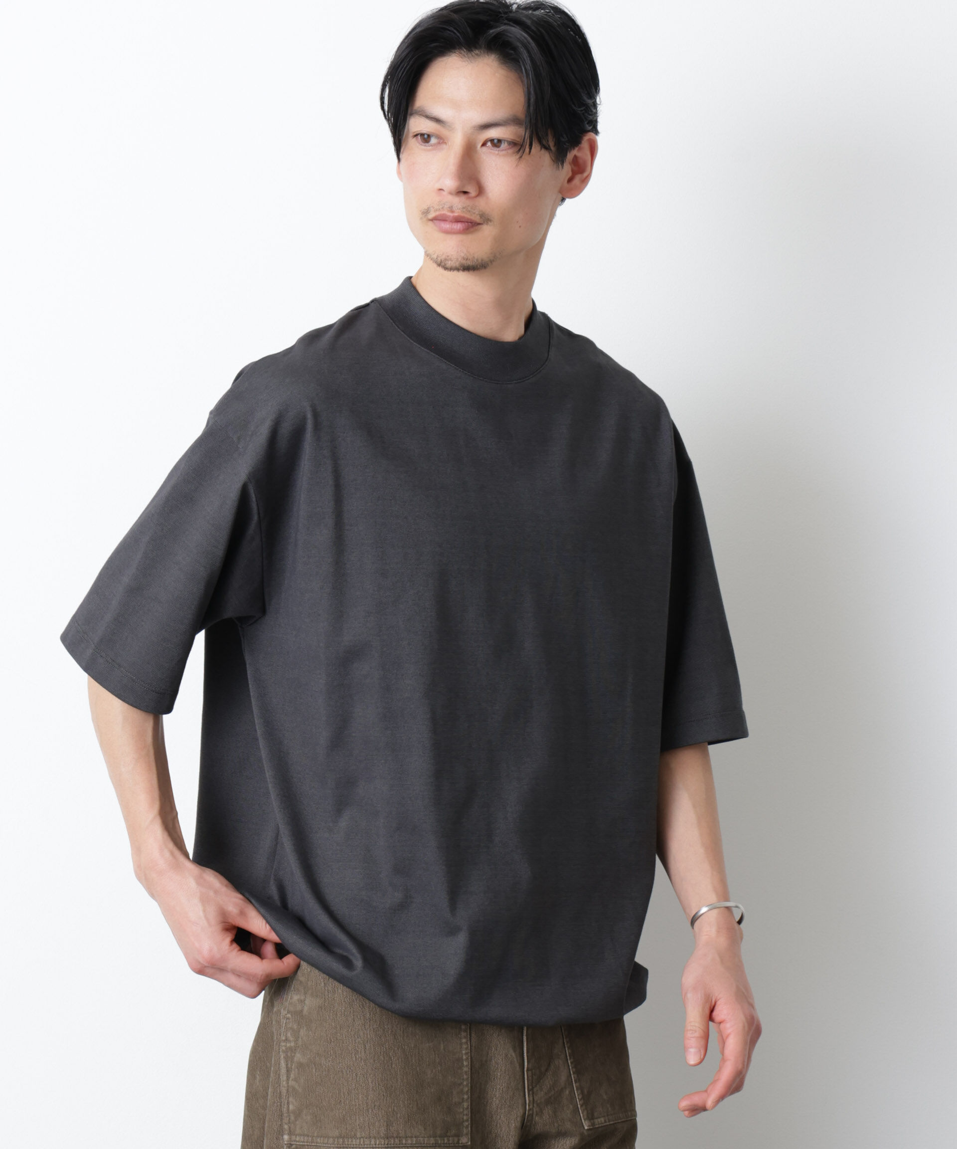 nano･universe「ソラーロワイドモックネックTシャツ」|Tシャツ・カットソー|チャコール3