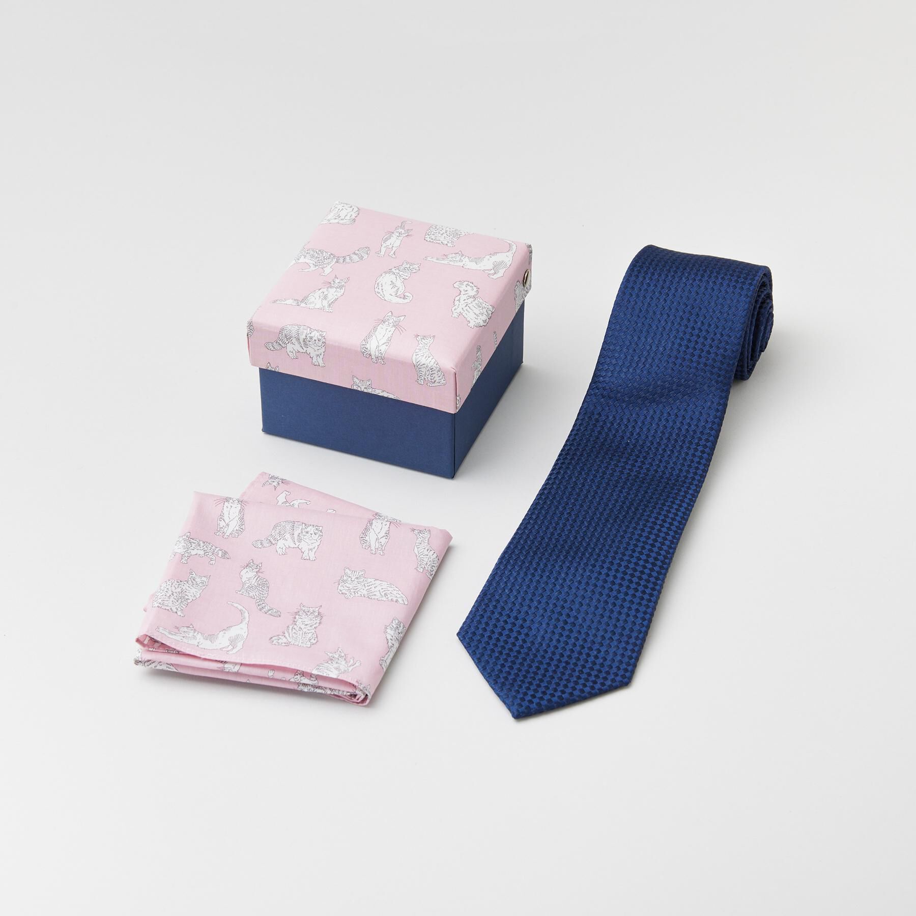 TAKEO KIKUCHI「【BOXセット】ベーシックネクタイ＆リバティハンカチ 特製ギフトセット」|ネクタイ・蝶ネクタイ|ネイビー(094)