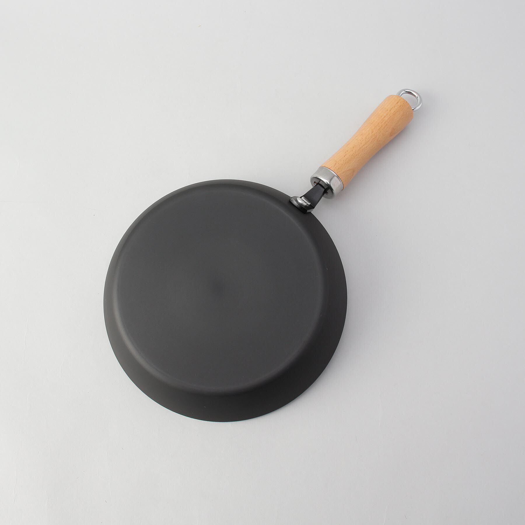 212 KITCHEN STORE「永良 IH対応窒化鉄フライパン22cm」|食器・キッチングッズ|