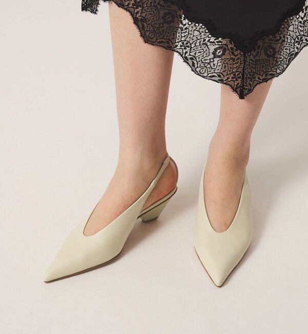 ODETTE E ODILE「トラペーズヒール バックベルトパンプス45&uarr;」|パンプス|