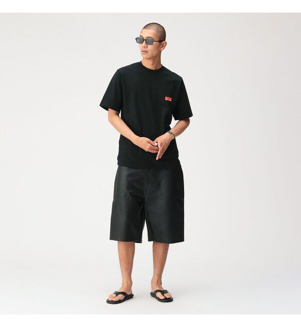 BEAMS「【別注】UNIVERSAL OVERALL / ロゴTシャツ」|Tシャツ・カットソー|