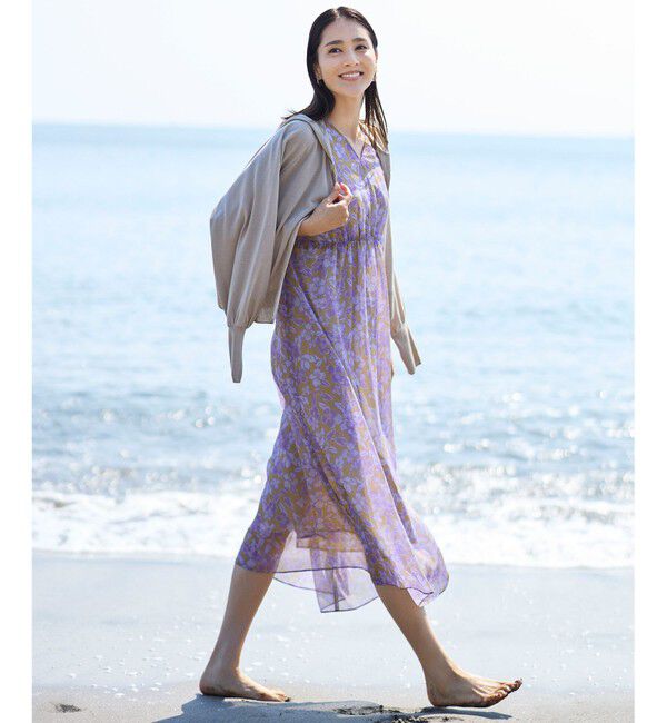 自由区「【SHIHOさん着用・シアーな抜け感】ハーバリウムフラワープリントVネック ワンピース」|ワンピース|