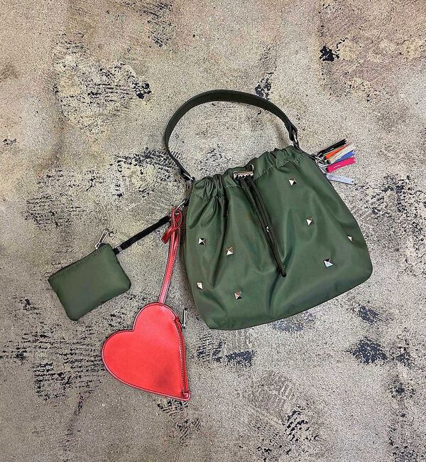 NOMINE「【cheek】heart pouch studs スタッズ ハートチャーム 巾着」|ショルダー・メッセンジャー|