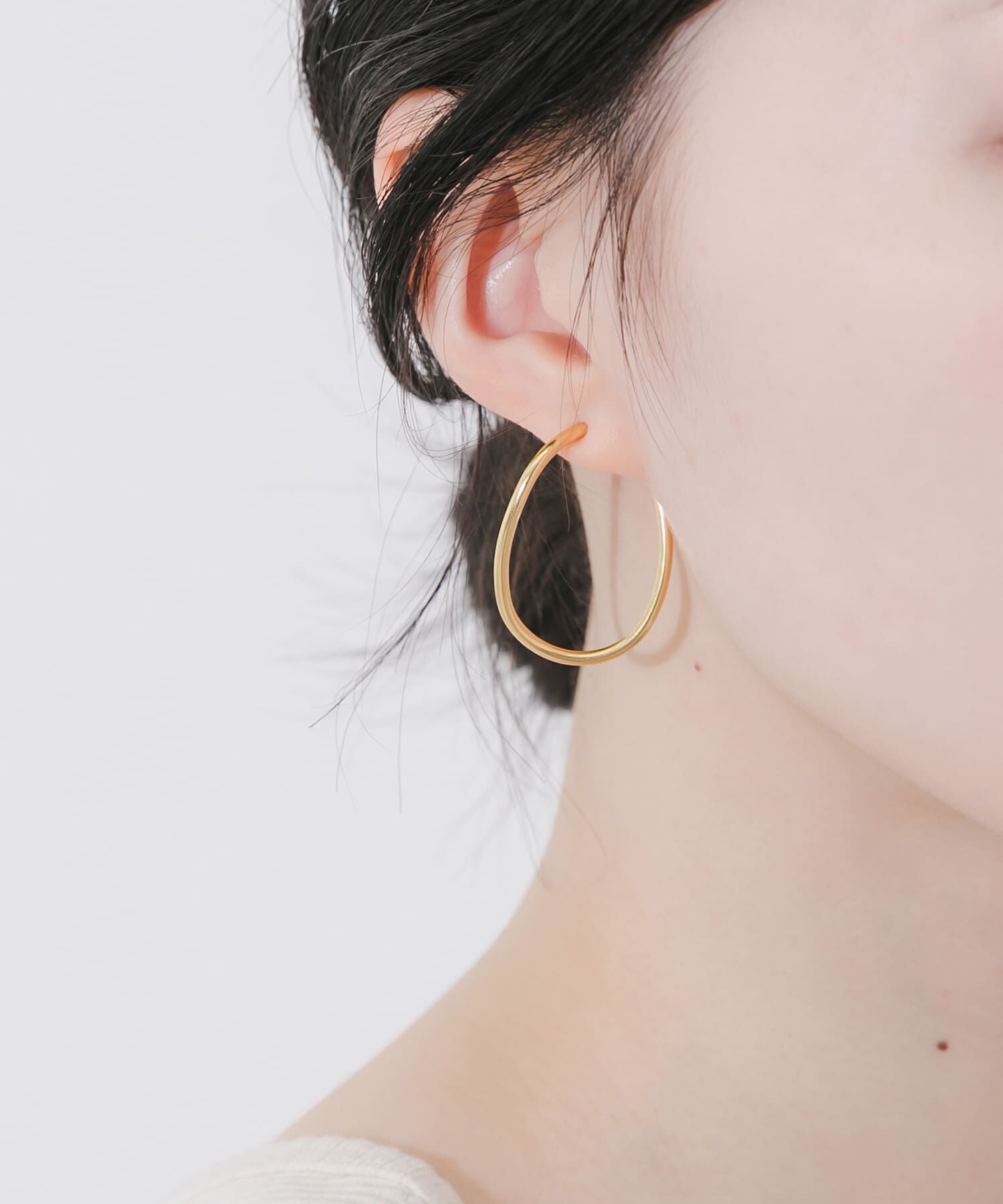 SMELLY「ステンレスニュアンスラインフープピアス」|ピアス|