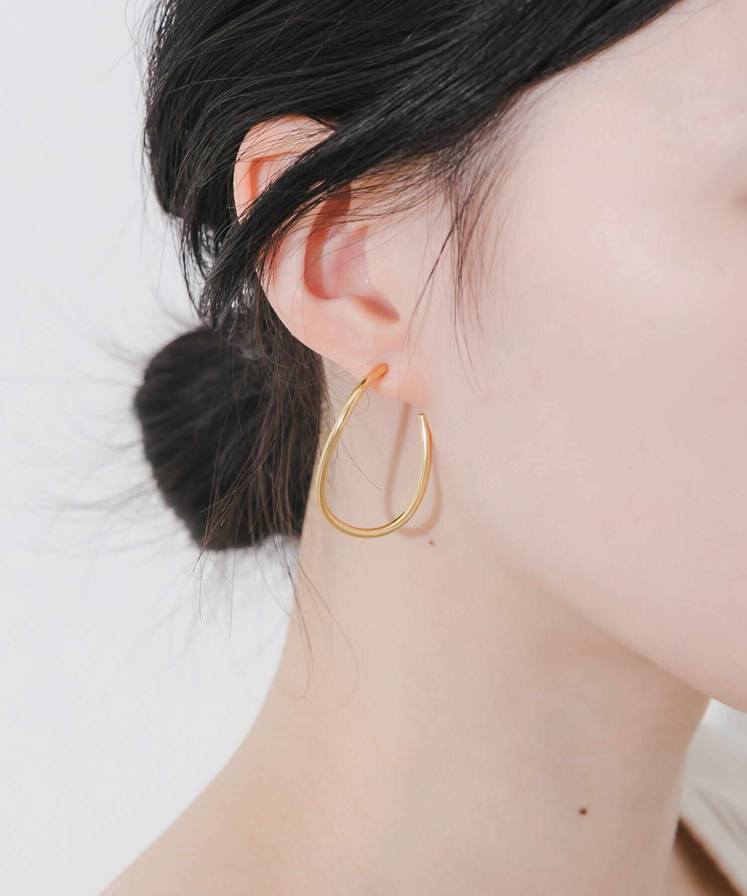 SMELLY「ステンレスニュアンスラインフープピアス」|ピアス|