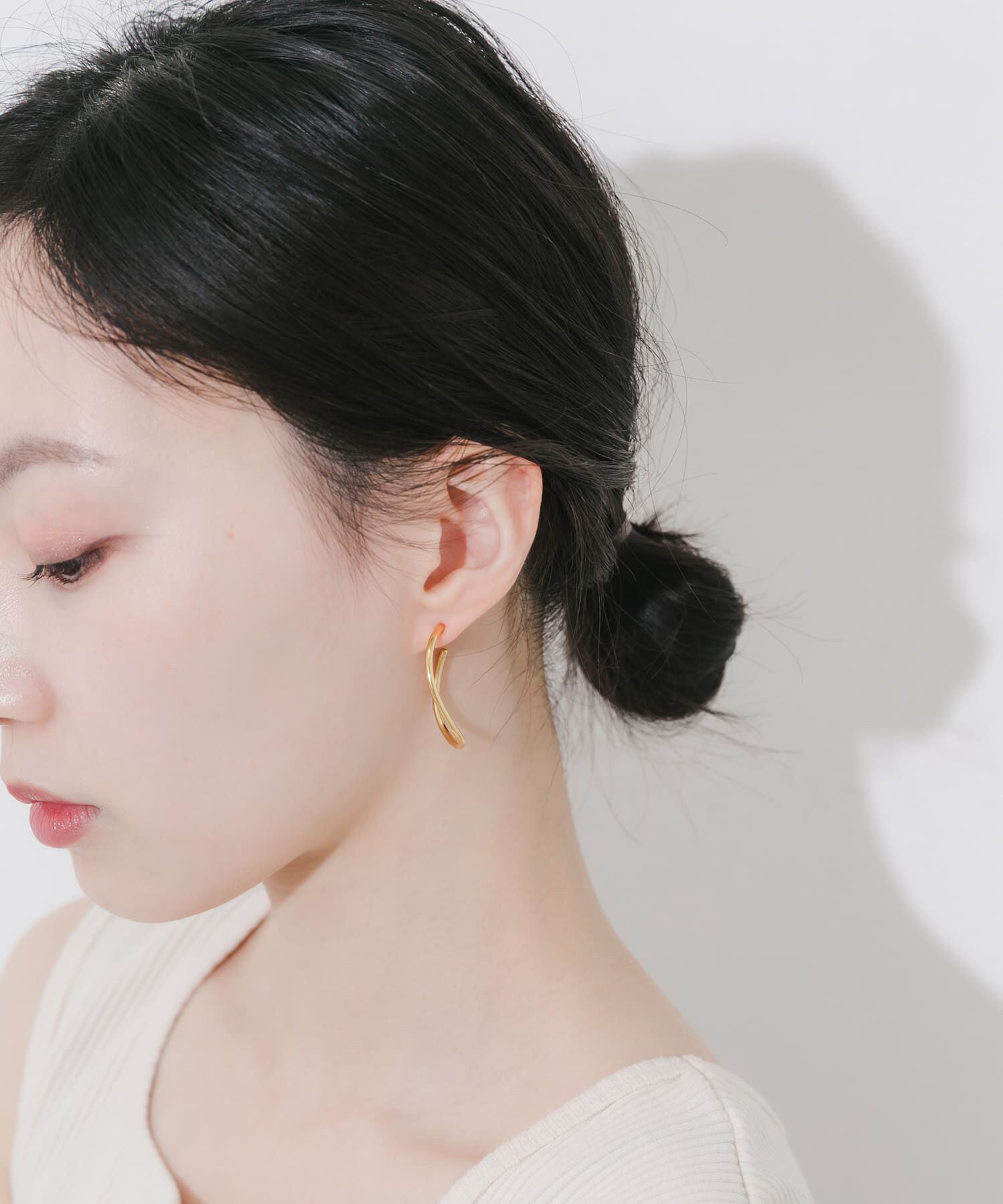 SMELLY「ステンレスニュアンスラインフープピアス」|ピアス|