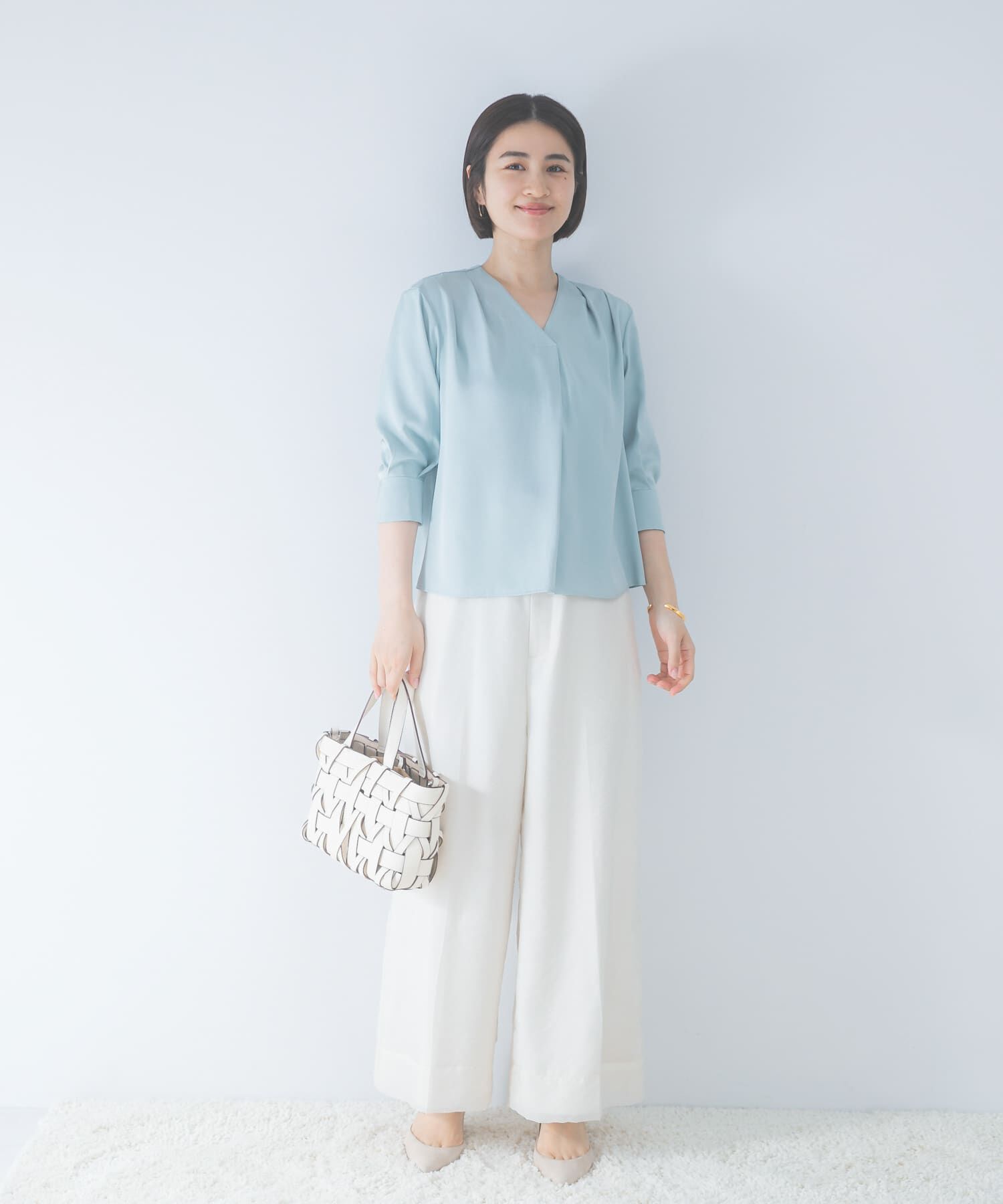 URBAN RESEARCH ROSSO「シルキーツイルVネックブラウス」|シャツ・ブラウス|