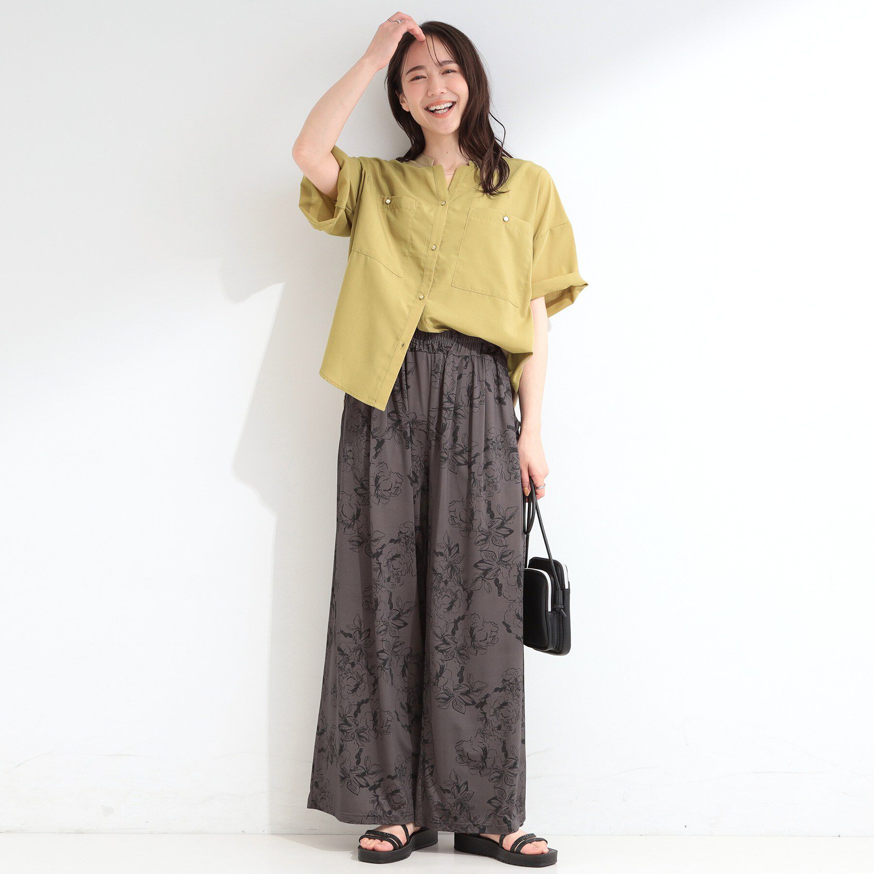 SHOO･LA･RUE「【洗濯機可/S-LL】大人の抜け感 ゆるっと5分袖シャツ」|シャツ・ブラウス|