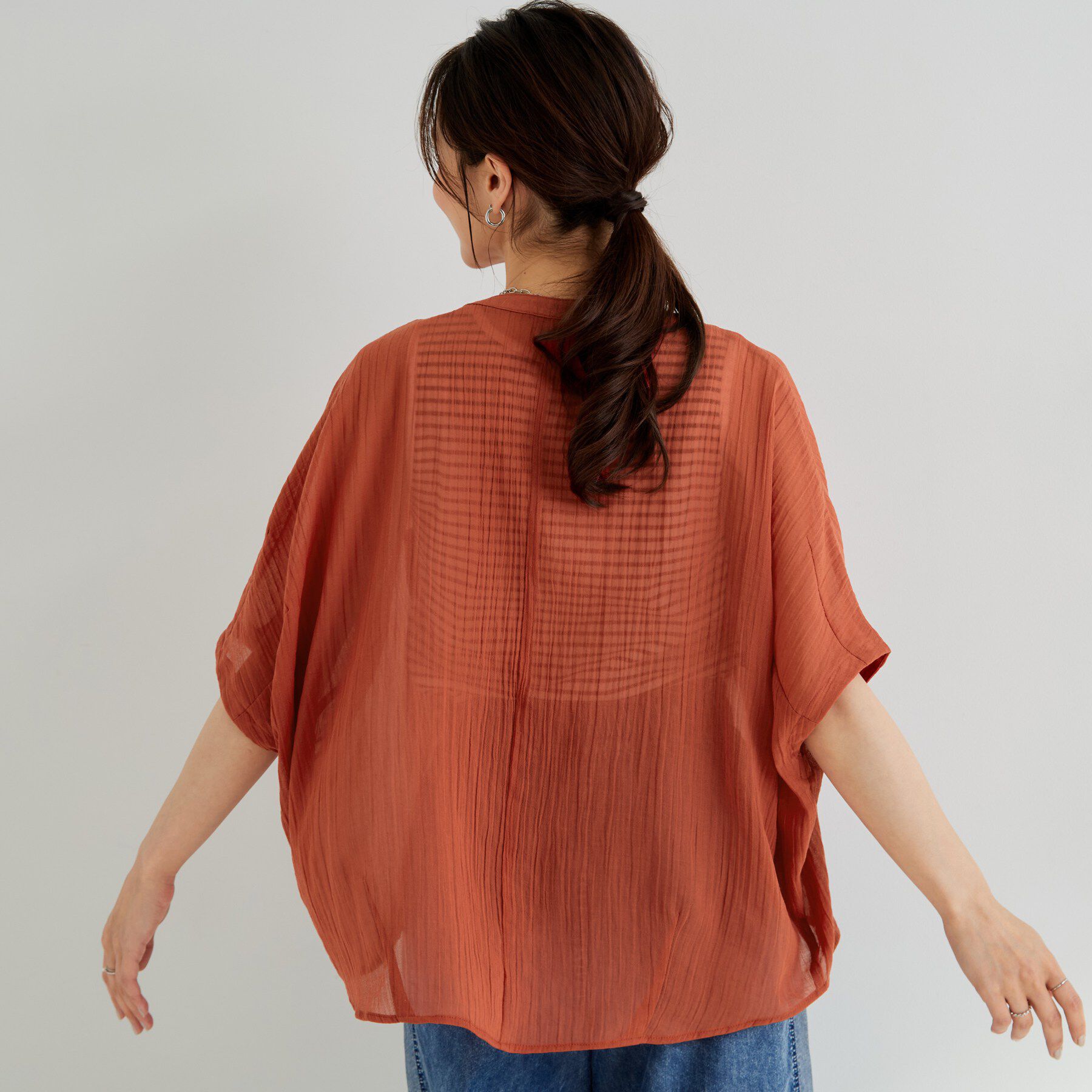 SHOO･LA･RUE「【洗濯機可/選べる6色】程よいシアー感が涼し気 ゆったりワッシャードルマンブラウス」|シャツ・ブラウス|