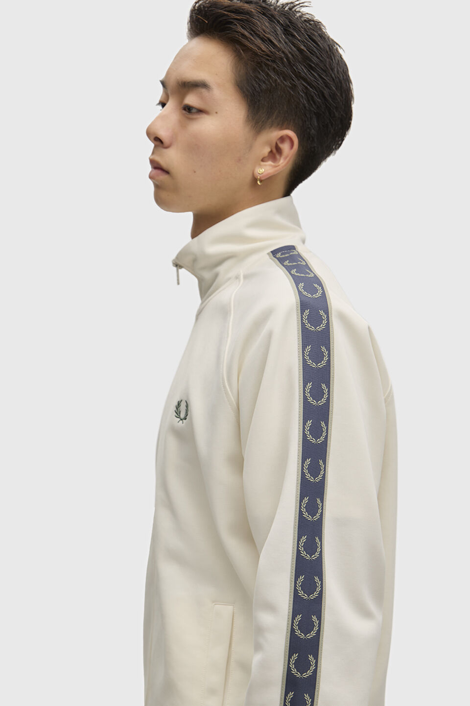 FRED PERRY 「FRED PERRY／Contrast Tape Track Jacket／フレッドペリー コントラストテープトラックジャケット」|ブルゾン・スタジャン|