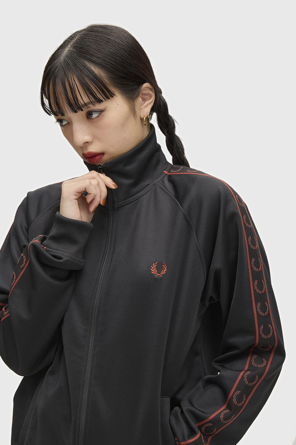 FRED PERRY 「FRED PERRY／Contrast Tape Track Jacket／フレッドペリー コントラストテープトラックジャケット」|ブルゾン・スタジャン|