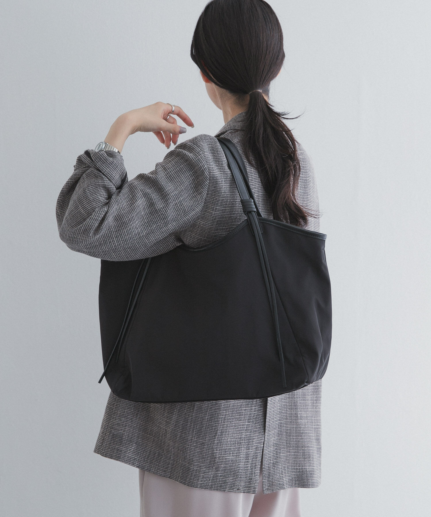 URBAN RESEARCH DOORS「A4撥水ナイロントート」|トートバッグ|ブラック